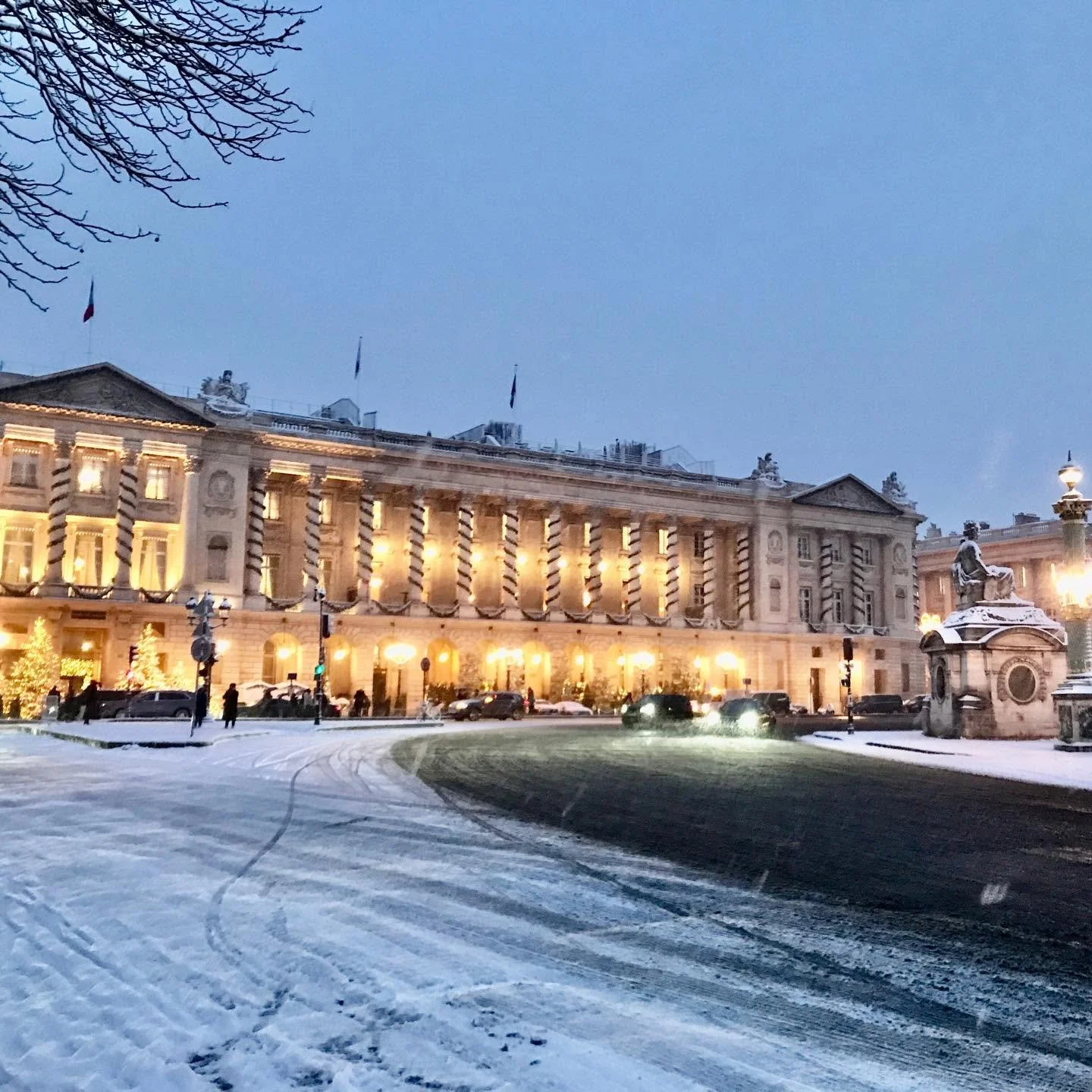 Paris-Snow-Hotel-Crillon.jpg