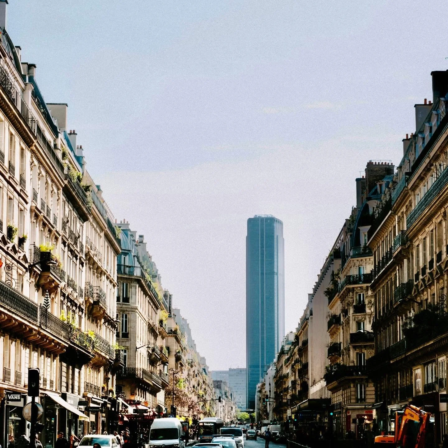 Paris-Montparnasse-Tower-1970s.jpg