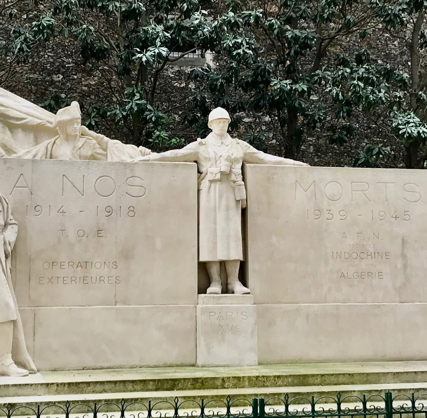 Paris-WWI-Memorial-Verdun.jpg