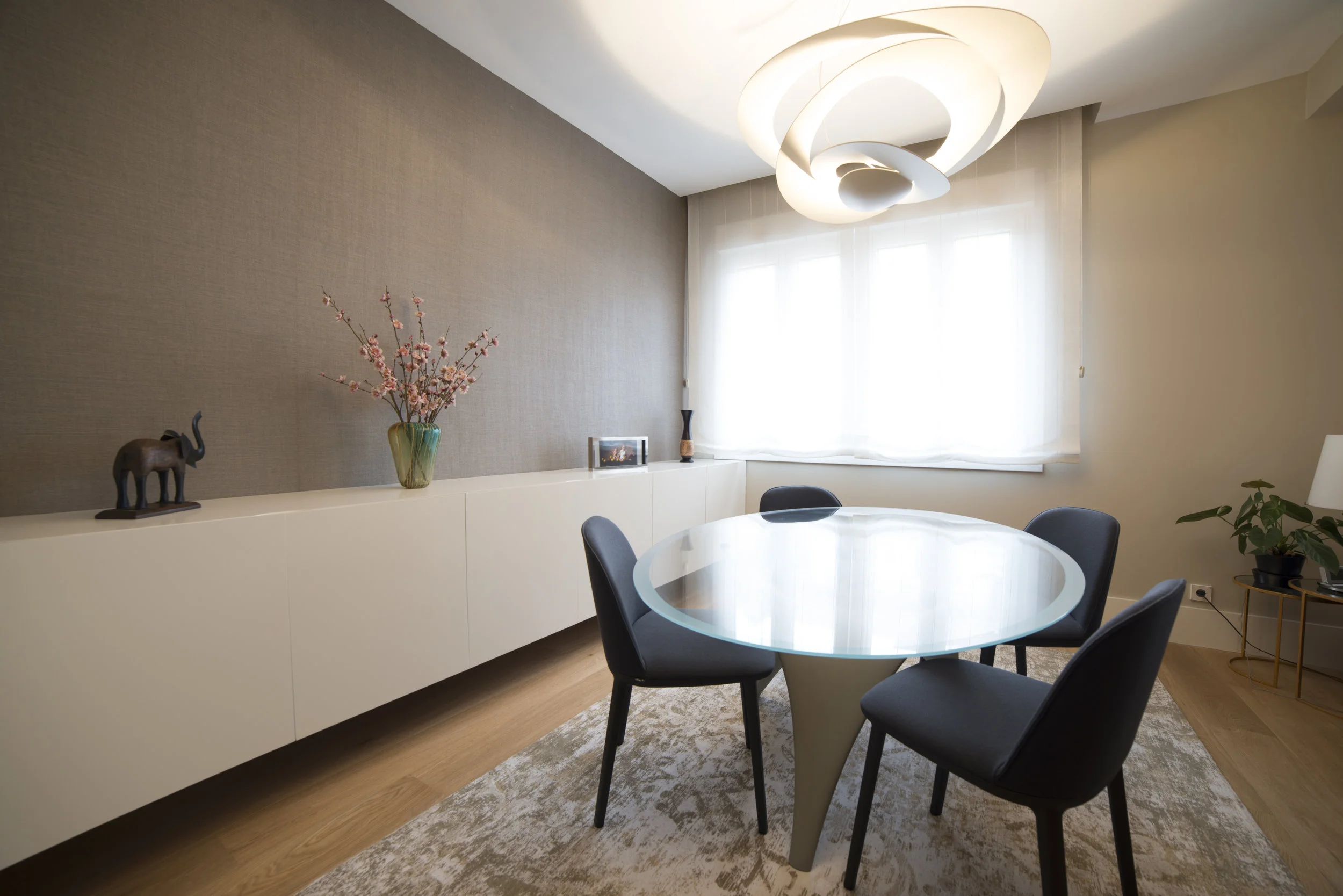  Máximo Aguirre: proyecto de interiorismo o de reformas de una vivienda en Bilbao Bizkaia  