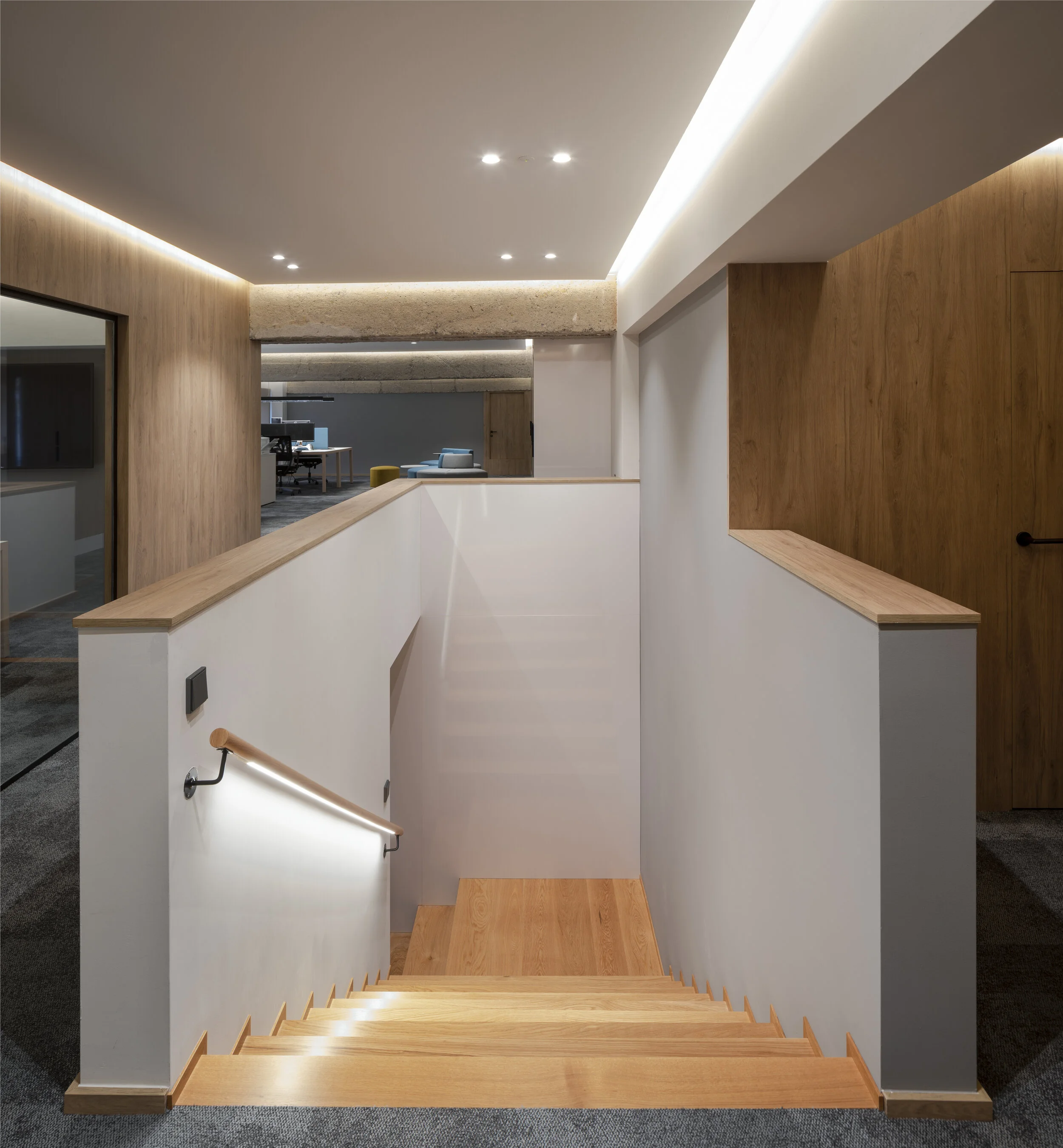  Novatronic: proyecto de interiorismo o de reformas de oficina en Bilbao Bizkaia 