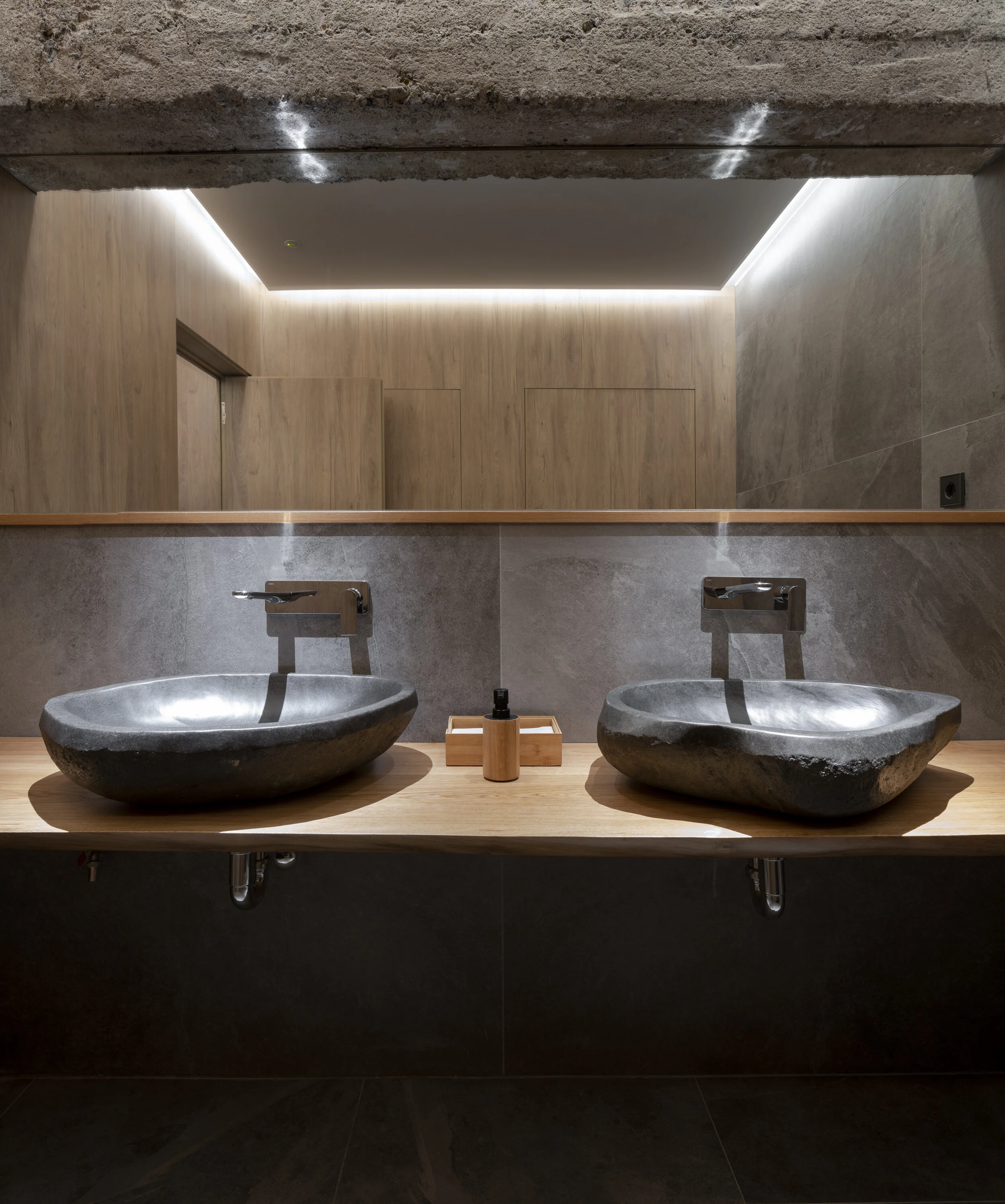  Novatronic: proyecto de interiorismo o de reformas de oficina en Bilbao Bizkaia 