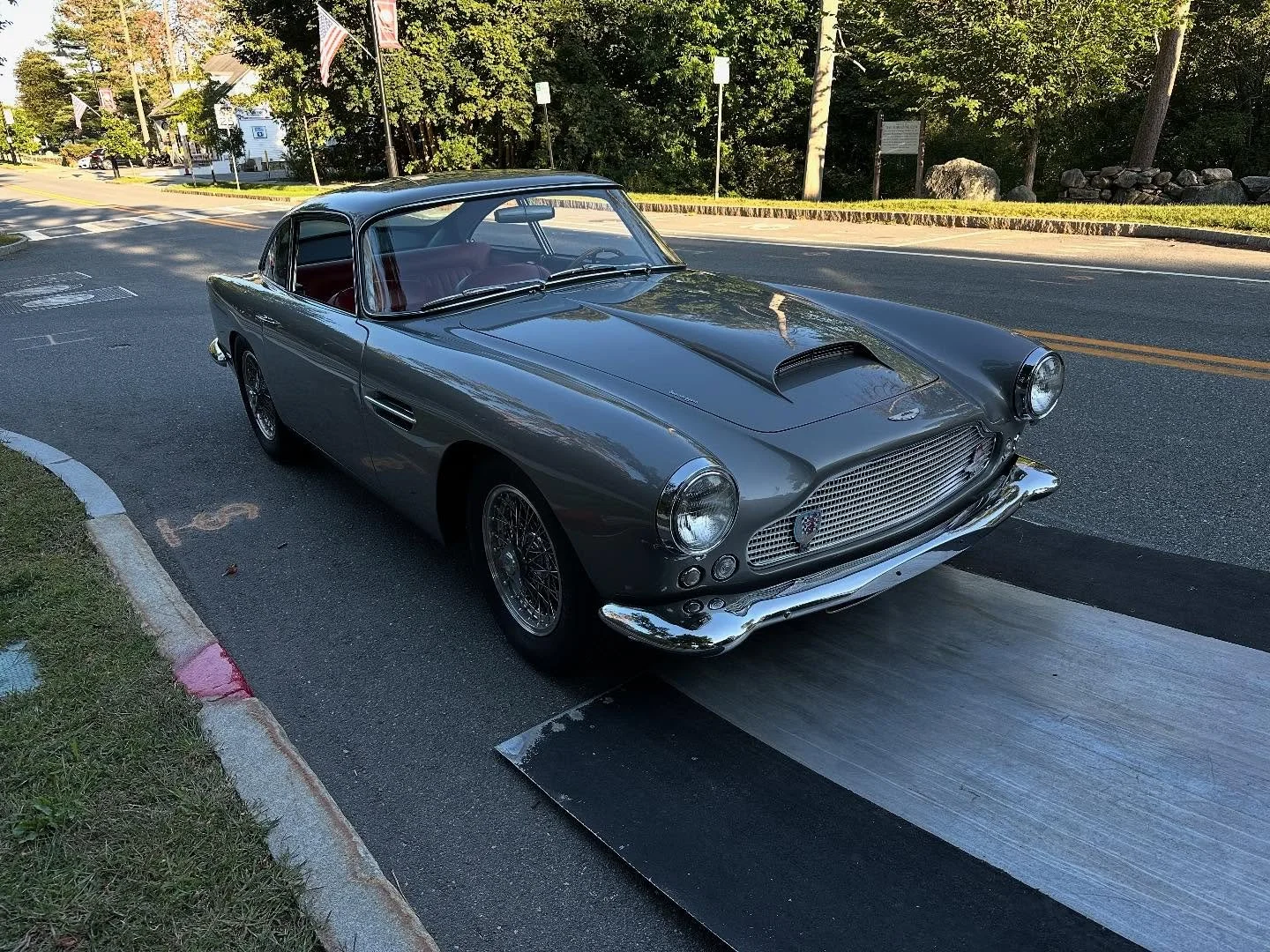 Transported this 1961 Aston Martin DB4 #yerardi #yerarditransport #yerarditransportation #aston #astonmartin #jamesbond #jamesbondlifestyle #copleymotorcars #bostonsportscar #transport #boston #luxurylifestyle #iloveit