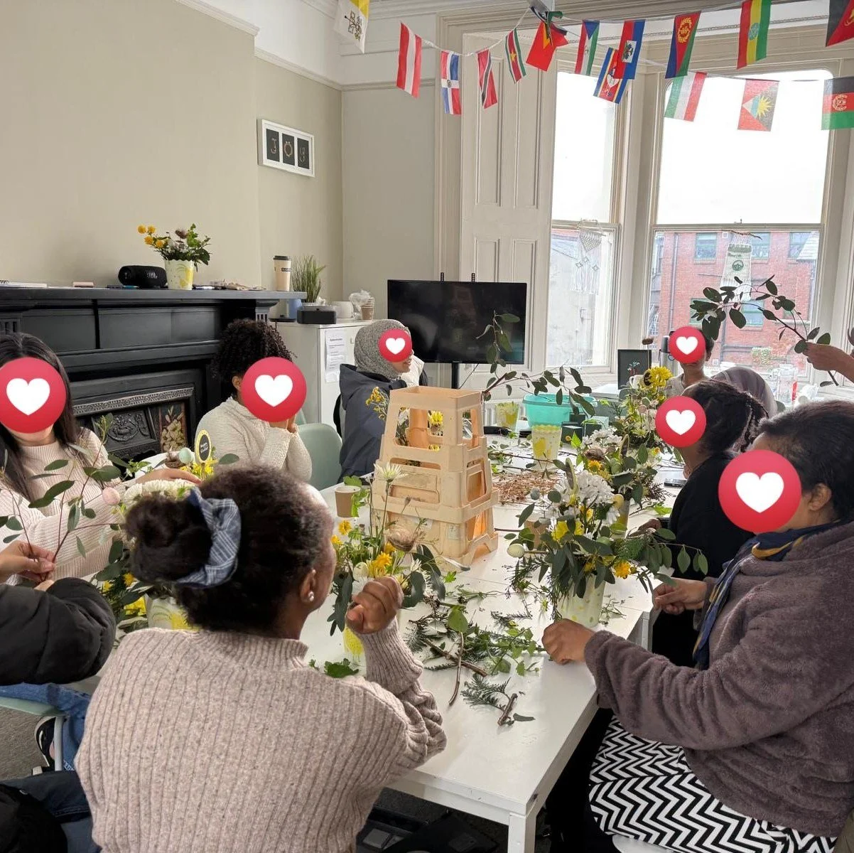 Flowers, creativity, and a bit of space to slow down 🌸

Our spring floral table top workshop was a chance to take a breath and enjoy making something by hand. This time of year always carries a quiet sense of Hope and new beginnings. 🦋

A big Thank