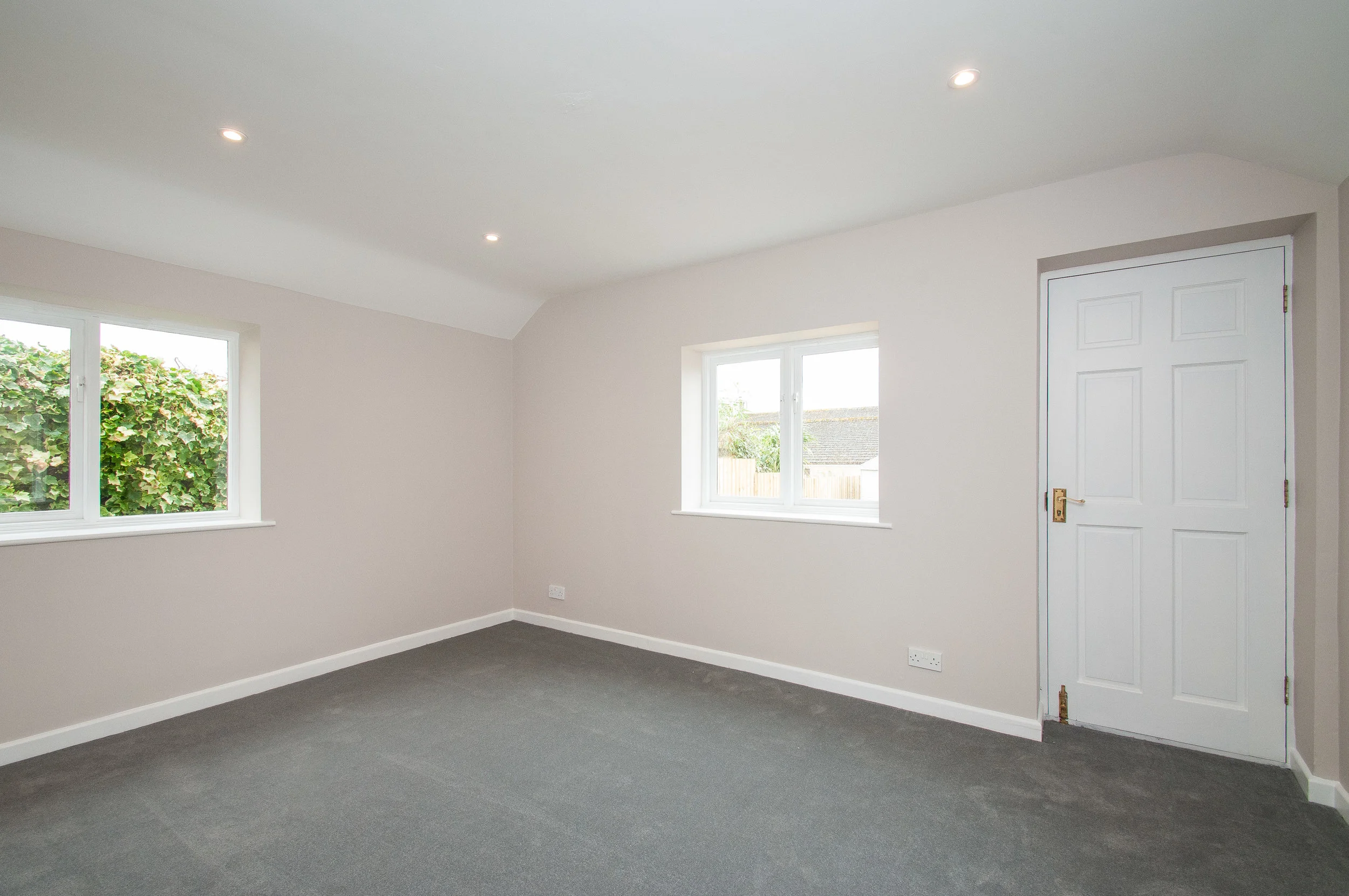 Bedroom1_2.jpg
