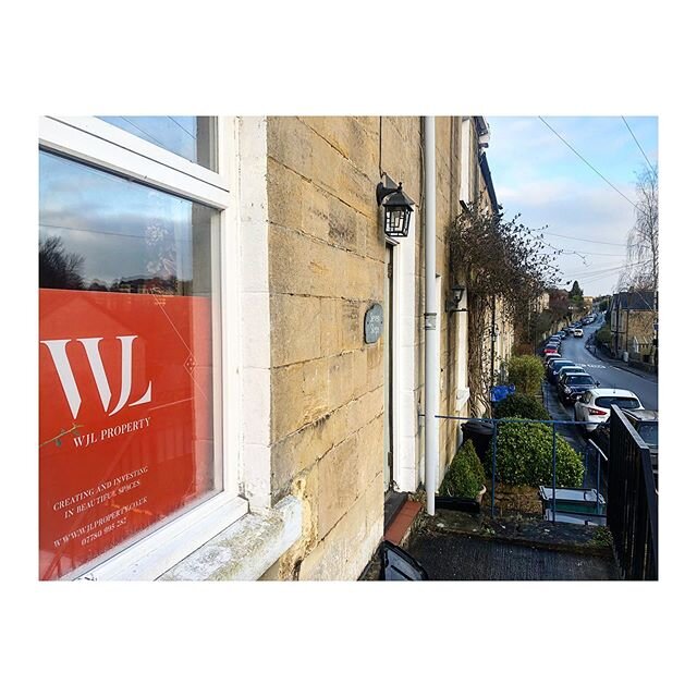 It&rsquo;s been a busy few weeks up at our Entry Hill site in Bath. We&rsquo;ve undertaken full damp treatment to the rear of the property with courses of tanking &amp; dry lining. &bull;
No project is without its hurdles &amp; whilst we have unearth