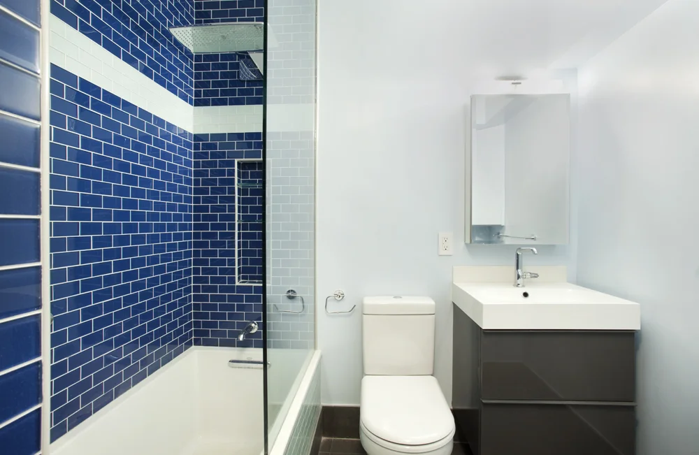 20141121_Sutton+Place+Studio_Bathroom+1.jpg
