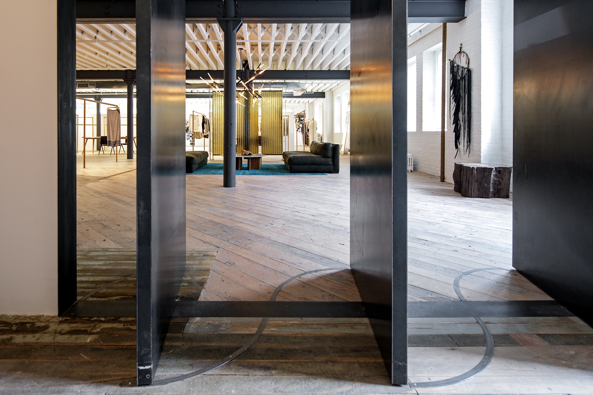FINDINGS SHOWROOM