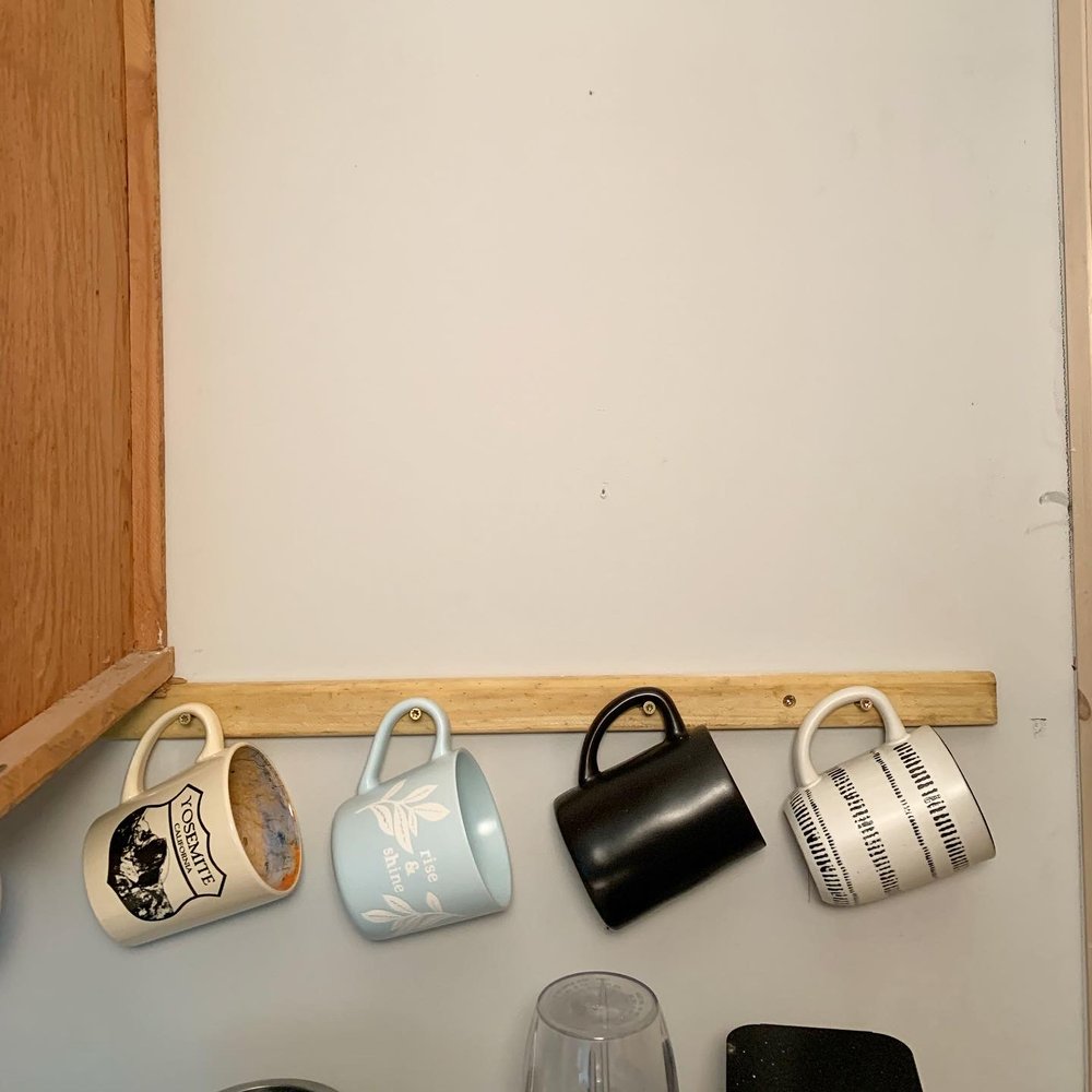 TEMPORARY MUG RACK