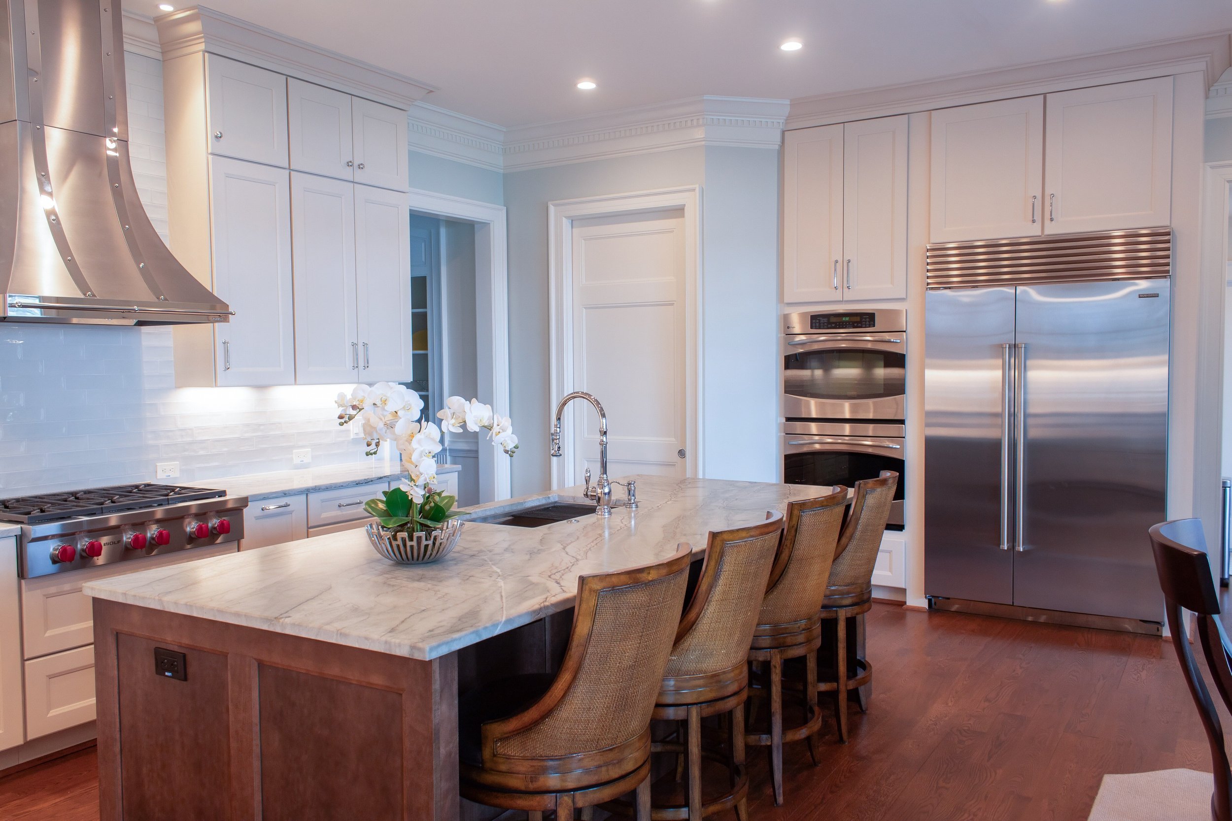 Georgian-style-kitchen-renovation-island