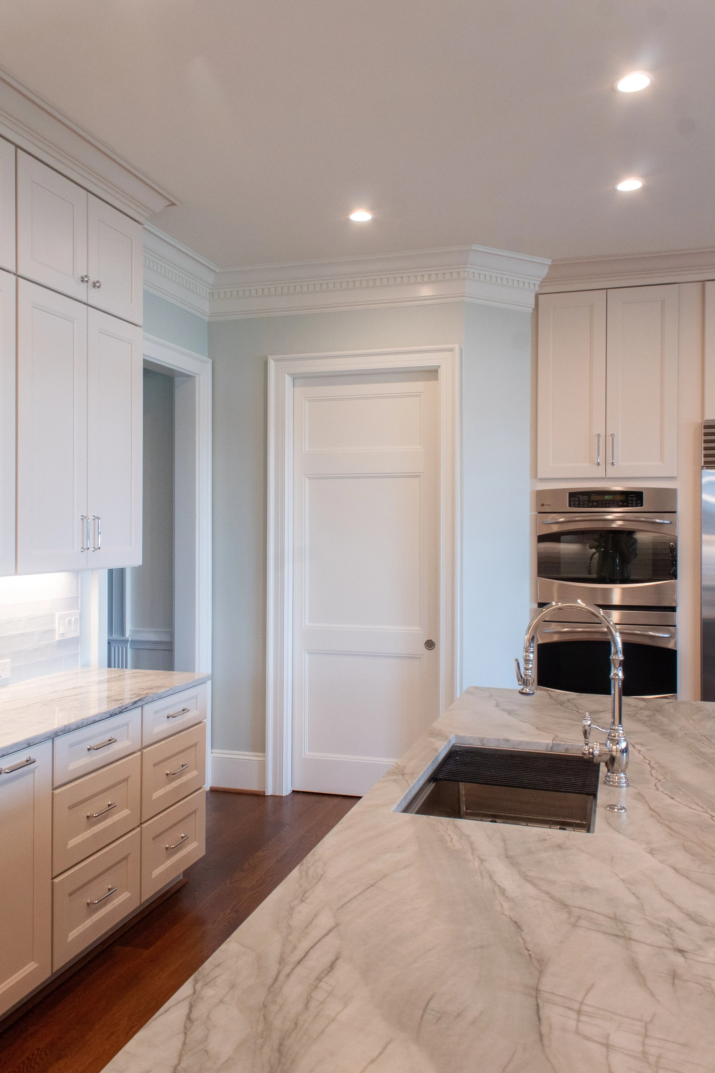Kitchen-island-pantry
