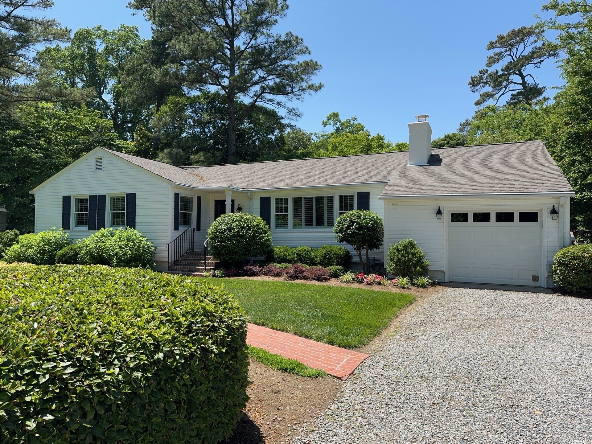 1950s white bay colony ranch home before renovation
