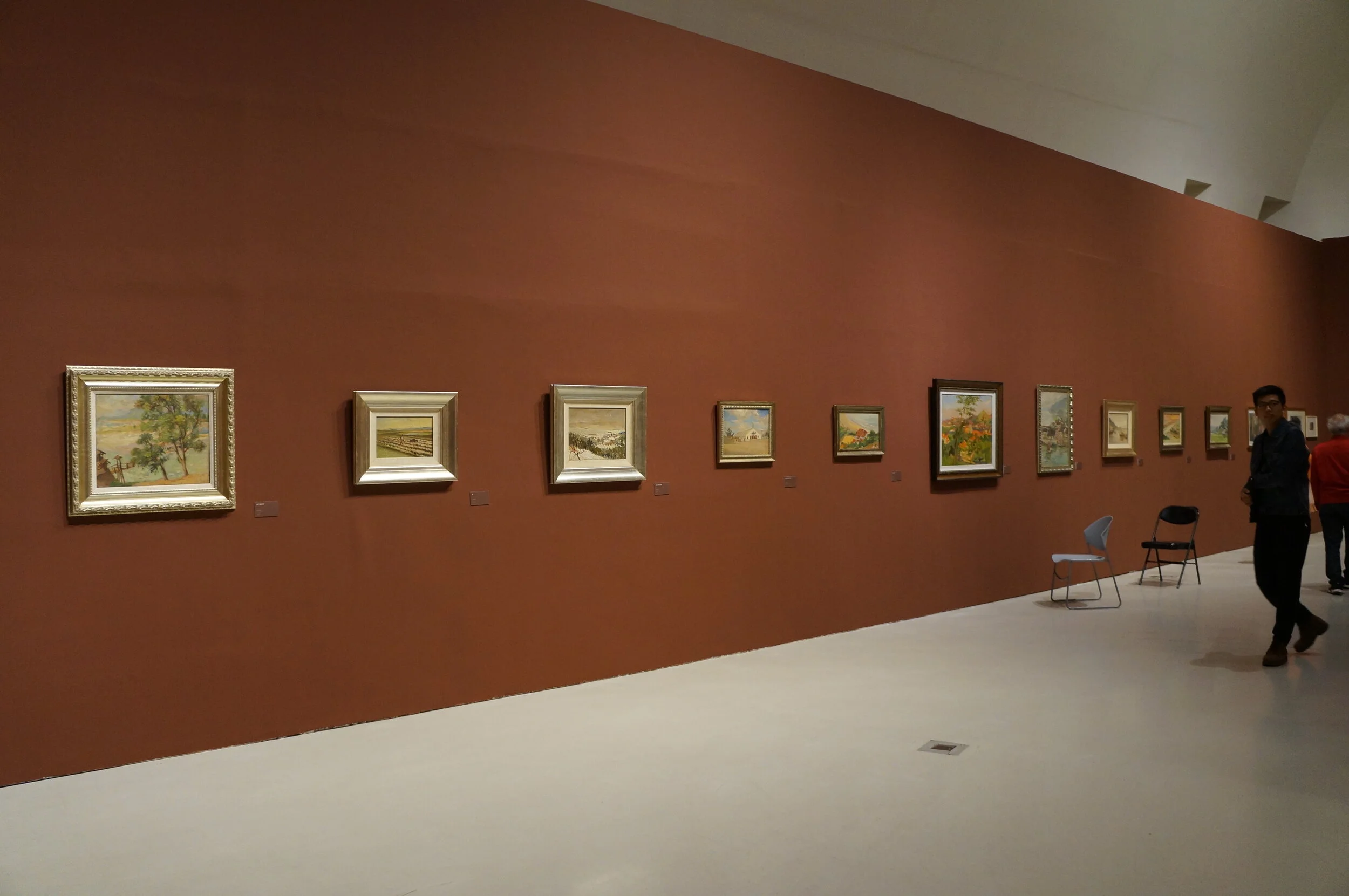 40年代末的油画创作，《青岛红房顶》居中