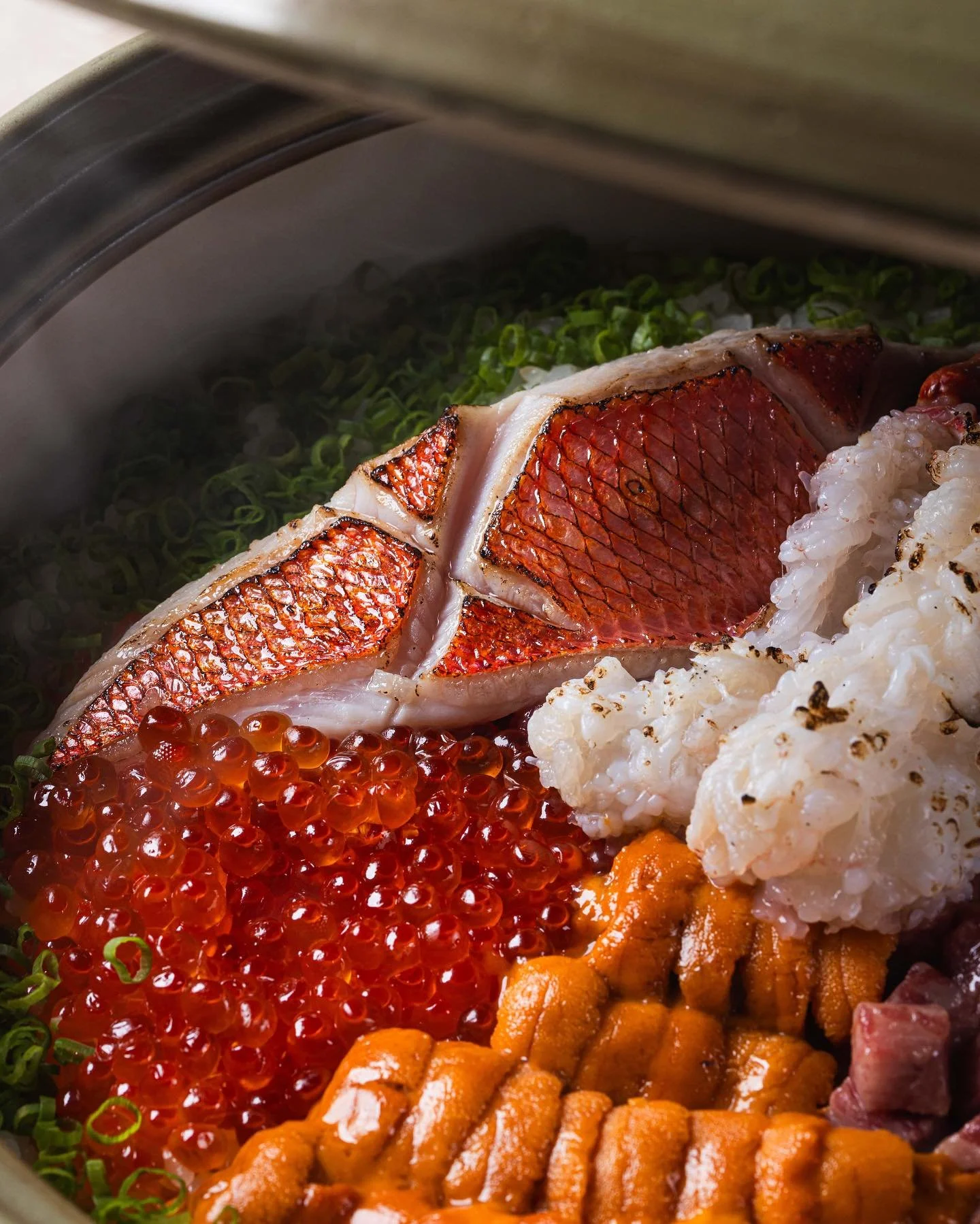 Blending time-honored techniques with handpicked seasonal ingredients for an immersive Omakase experience @kenbykamatsudaofficial 
.
.
.
.
.
.
#dubaifoodphotography #japanesecuisine #omakase #foodphotography #dubaifoodphotographer #foodphotographer #