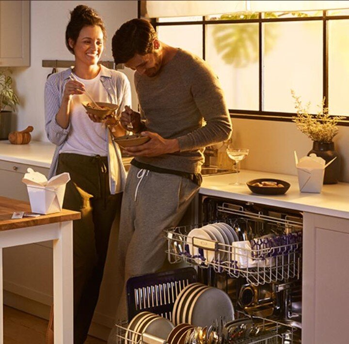 No Rinse. No prewash. Just place your dishes in the 

#LGQuadWash #NoDirtyDishesDay