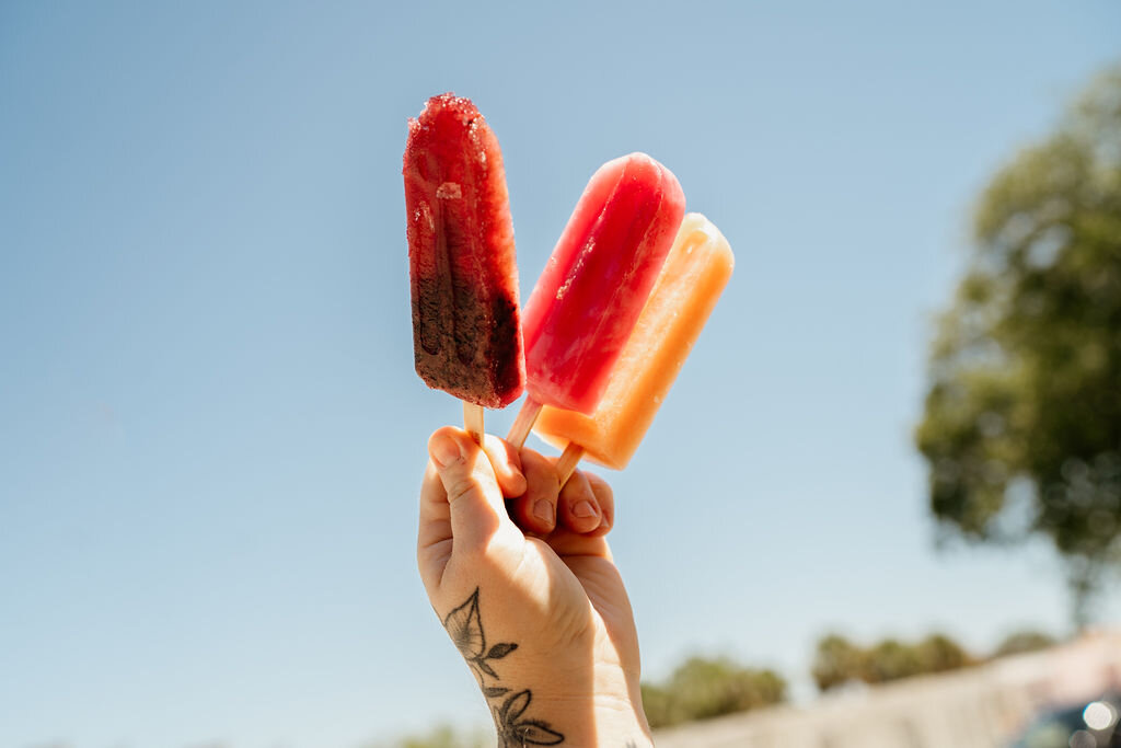 Sundays are for popsicles. 

......................................................................... 
We update our stories everyday with our popsicle flavors available, so make sure to check our stories and see what pops we have today! 

📸: @moth