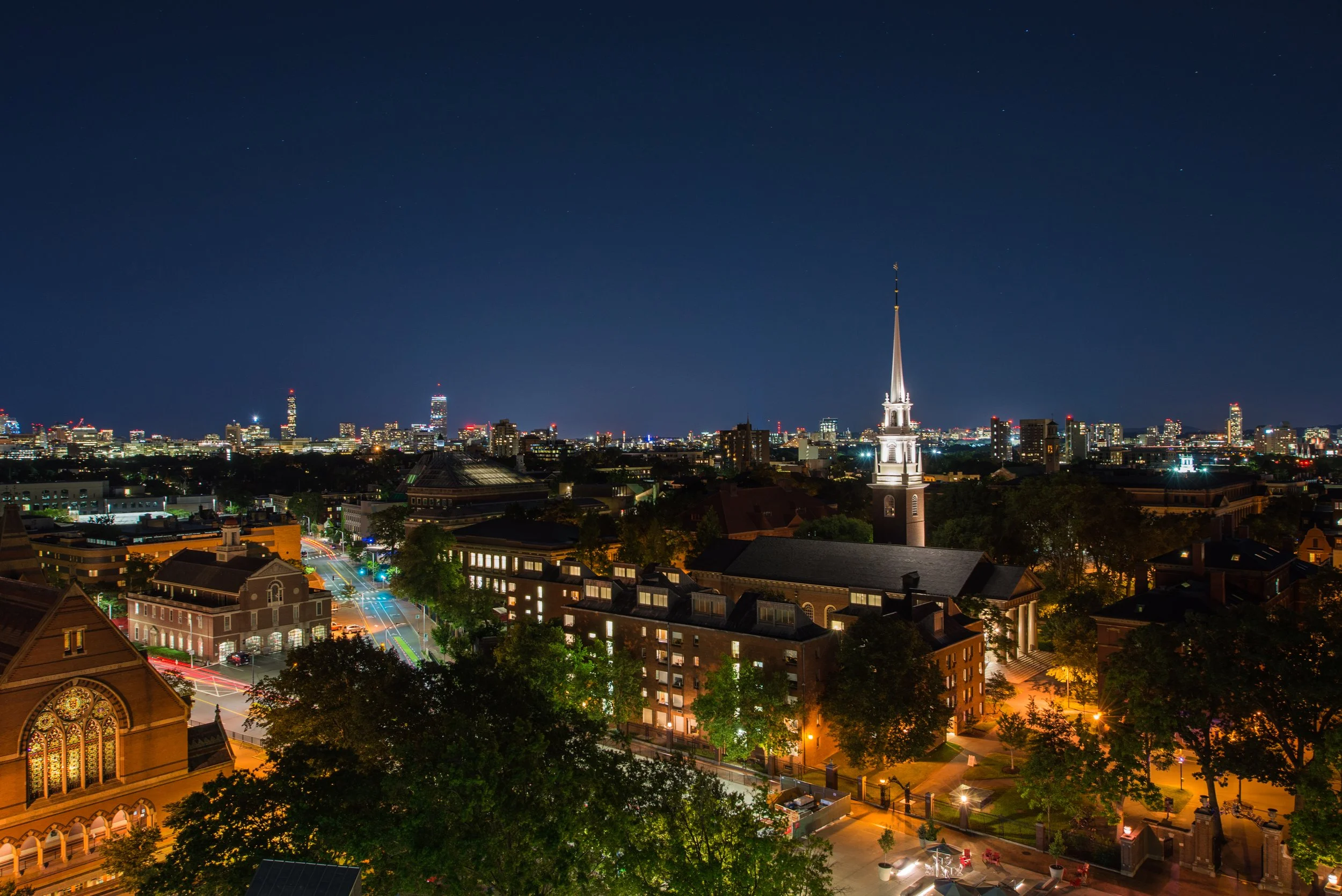 Harvard_Yard_at_Night_03.jpg