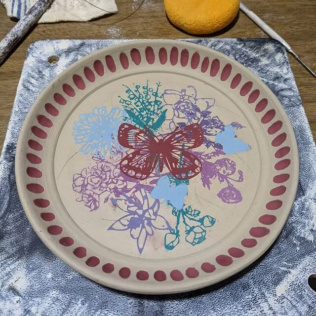 Working on some new plates and berry bowls in the studio this evening. I'm excited to finally get to use some of the new bug underglaze transfers I made. What do you guys think?