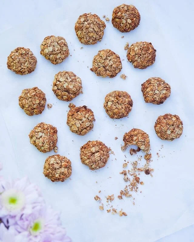 KROKANTE HAVERKOEKJES 🍪

Heb je dit weekend wat tijd over? Probeer dan zeker eens deze heerlijke havermoutkoekjes te maken. Super makkelijk, maar vooral heel lekker.

Geniet van jullie weekend 🧡