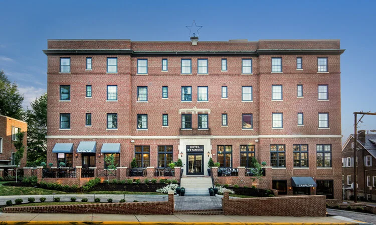 hotel_weyanoke.jpg