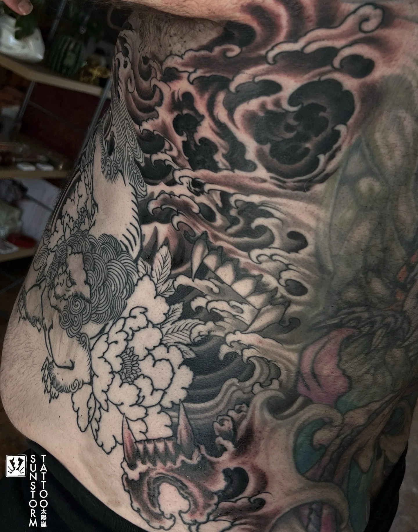 Continuing some work on @armstrong.mark&rsquo;s body. Finished up this water skull, which I&rsquo;m stoked with 🔥
Thanks for being nails man!!
@seventhswordtattoo 
#tattoos #tattooer #japanesetattoo #irezumi #water #fingerwaves #skull #carlisle #car