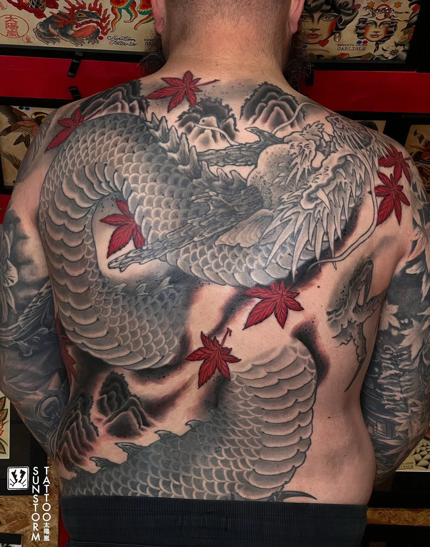 Chipping away on @white2lsr, thanks for being rock hard mate 🔥
@seventhswordtattoo 
#tattoos #tattooer #japanesetattoo #irezumiuk #uk #cumbriatattoo #cumbria #carlisle #carlisletattoo #irezumi #ryu #dragon #sunstormtattoo