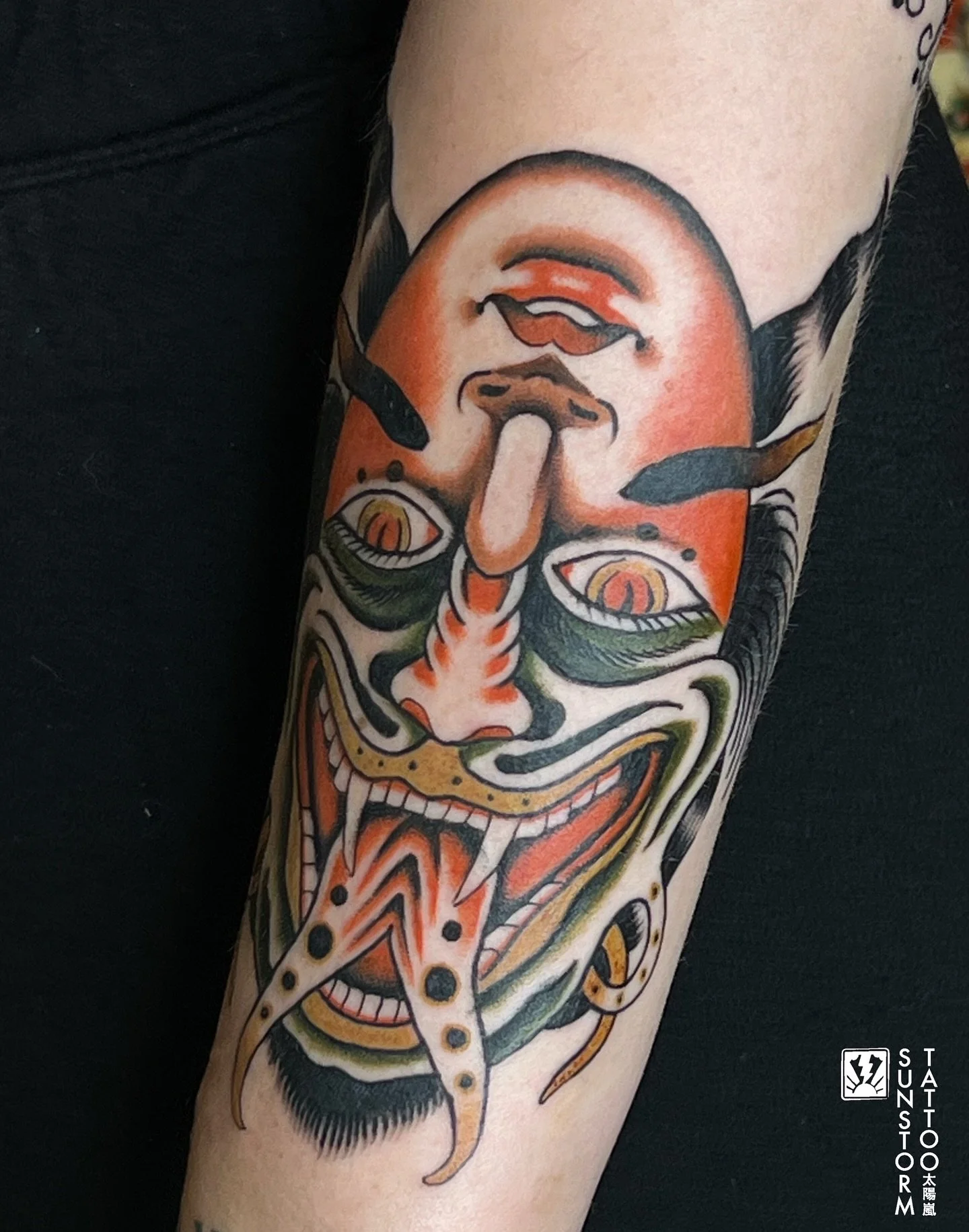 Thanks for getting this Dietzel-esque mask from my flash Amy! 
She also got her elbow webbed. Last slide is a healed reaper 💀
@seventhswordtattoo 
#tattoos #tattoo #traditional #amunddietzel #tradtattoos #uktraditionaltattoo #tradworkers #carlisle #
