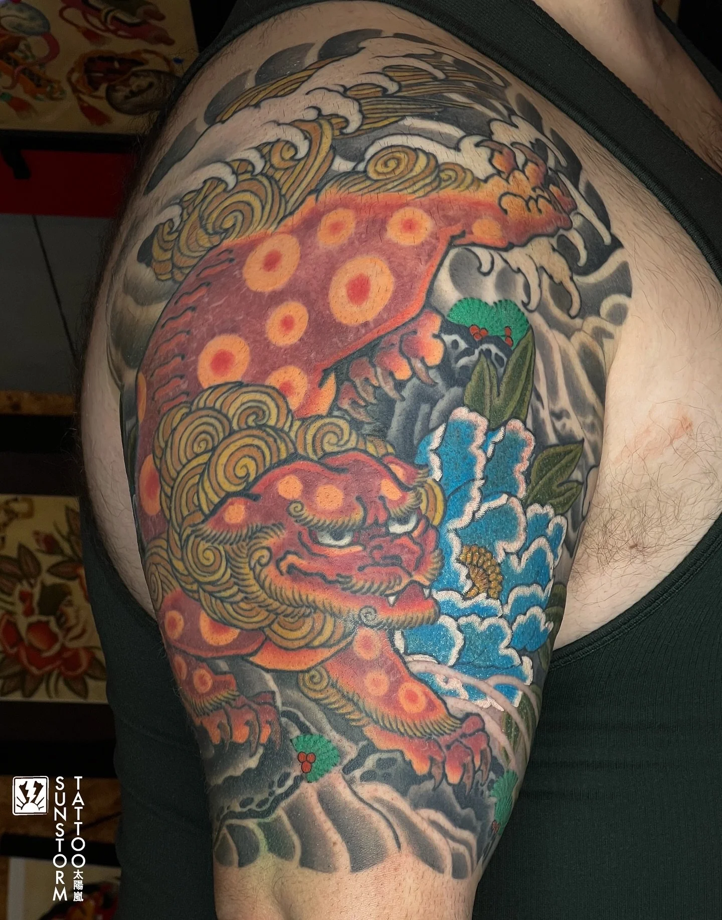 Half sleeve all wrapped up for Jamie today. Thanks so much man! 😁
Booking November and December atm, let’s tackle the dark months with cool tattoos 🙏🏽🔥
@seventhswordtattoo 
#tattoos #tattooer #japanesetattoo #irezuki #botan #foodog #halfsle