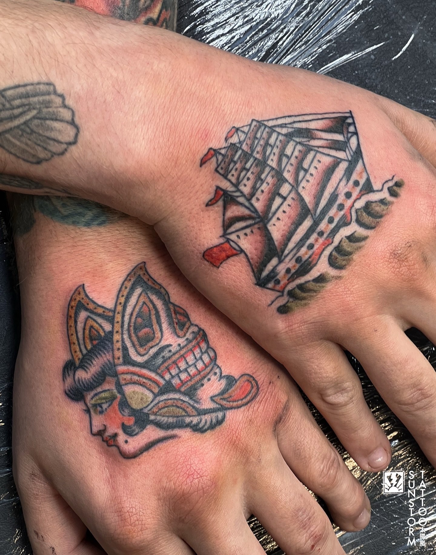Hand tats for @benwallace149 
Thanks man 
@seventhswordtattoo 
#tattoos #tattooer #tradworkers #traditionaltattoo #trad #uktraditionaltattoo #carlisle #carlisletattoo #cumbria #cumbriatattoo #sunstormtattoo