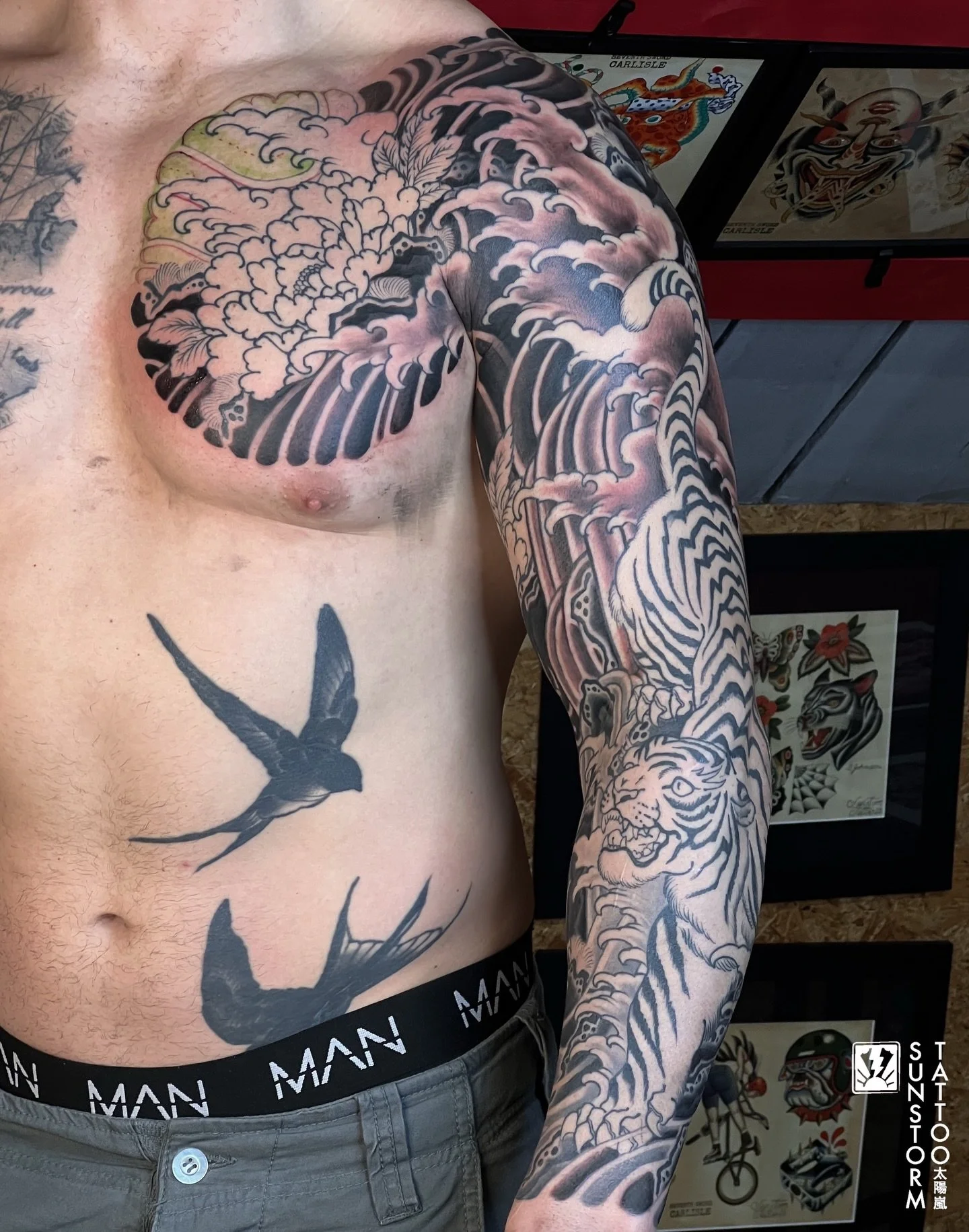 More background work for @robpammenton 💪🏽
Big session today, good job man. 
⚡️I&rsquo;m taking on new Japanese projects for March, if you&rsquo;d like to know more or to start your project please don&rsquo;t hesitate to message ⚡️
@seventhswordtatt