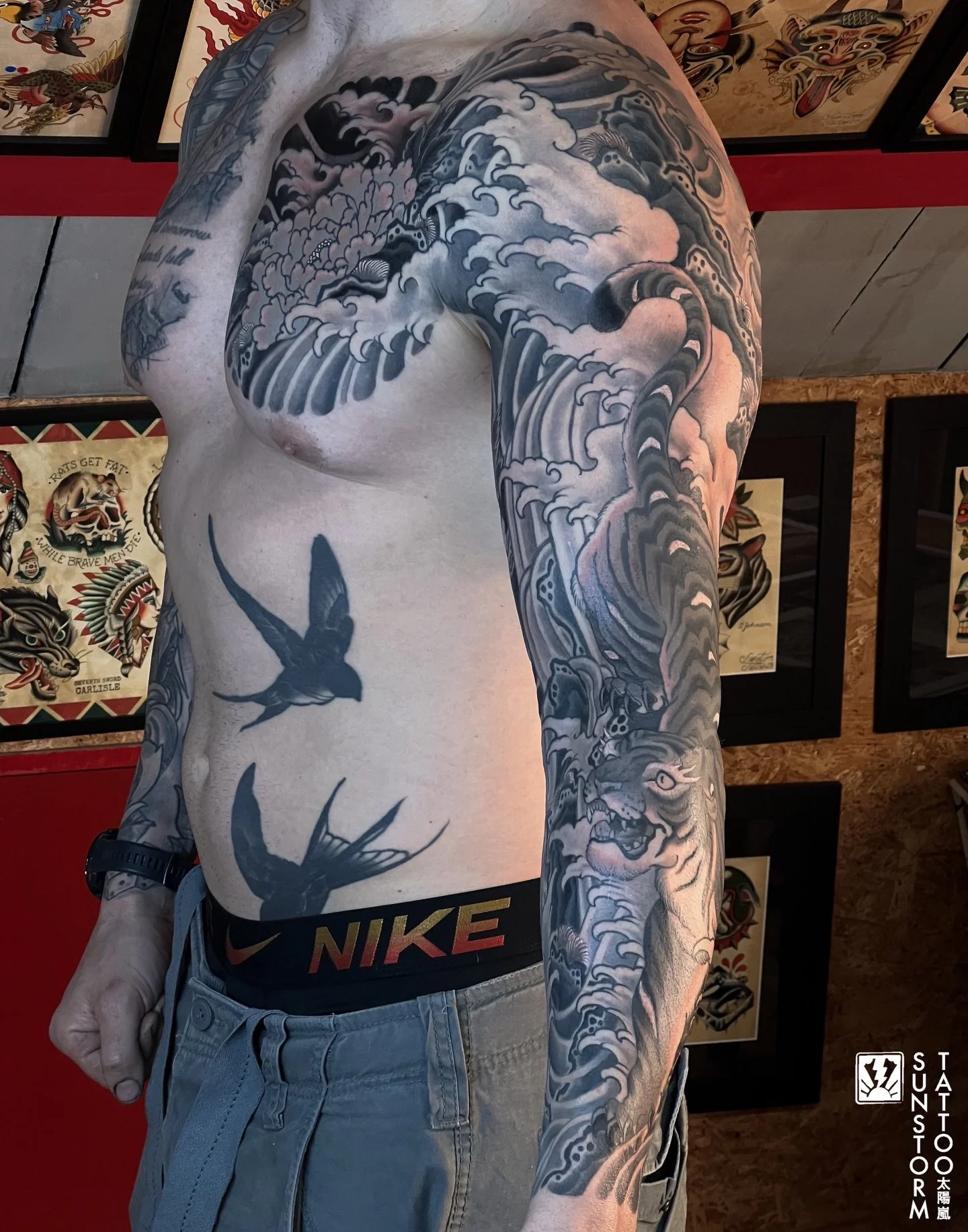 Completed tiger sleeve for @robpammenton 💪🏽
Thanks a lot man, I&rsquo;m stoked with how it turned out. 
We made this in 3 Long Day (7-8 hours) sessions and a shorter Full Day session (5-6 hours). 
Drop me a message if you would to enquire about pri