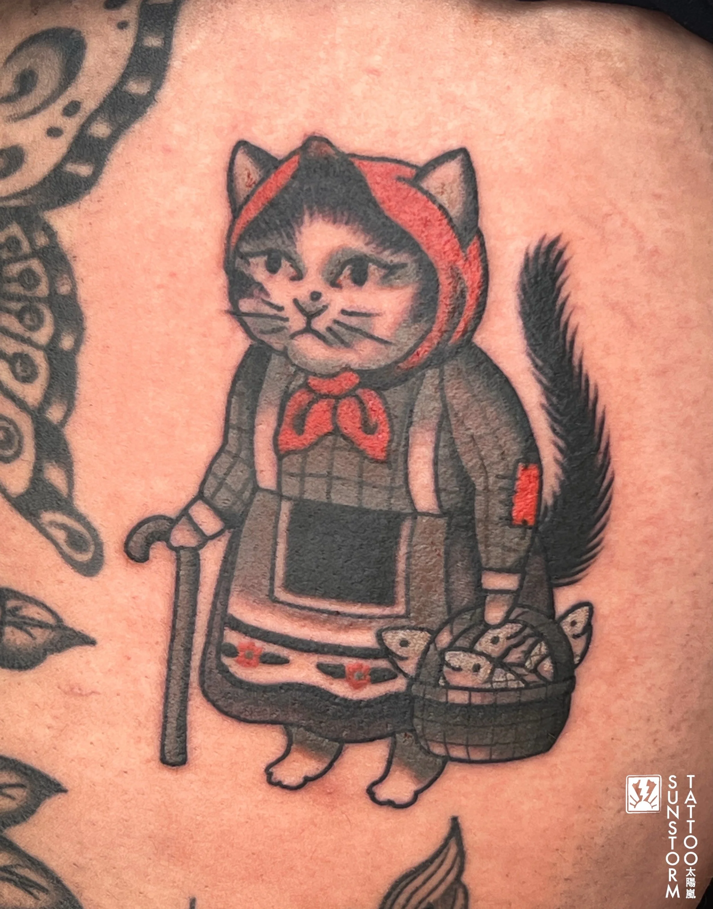 Babushka cat for Megan today, thanks for trusting me to immortalise your cat 🐱 
@seventhswordtattoo 
#tattoo #traditional #tradworkers #cattoo #carlisletattoo
