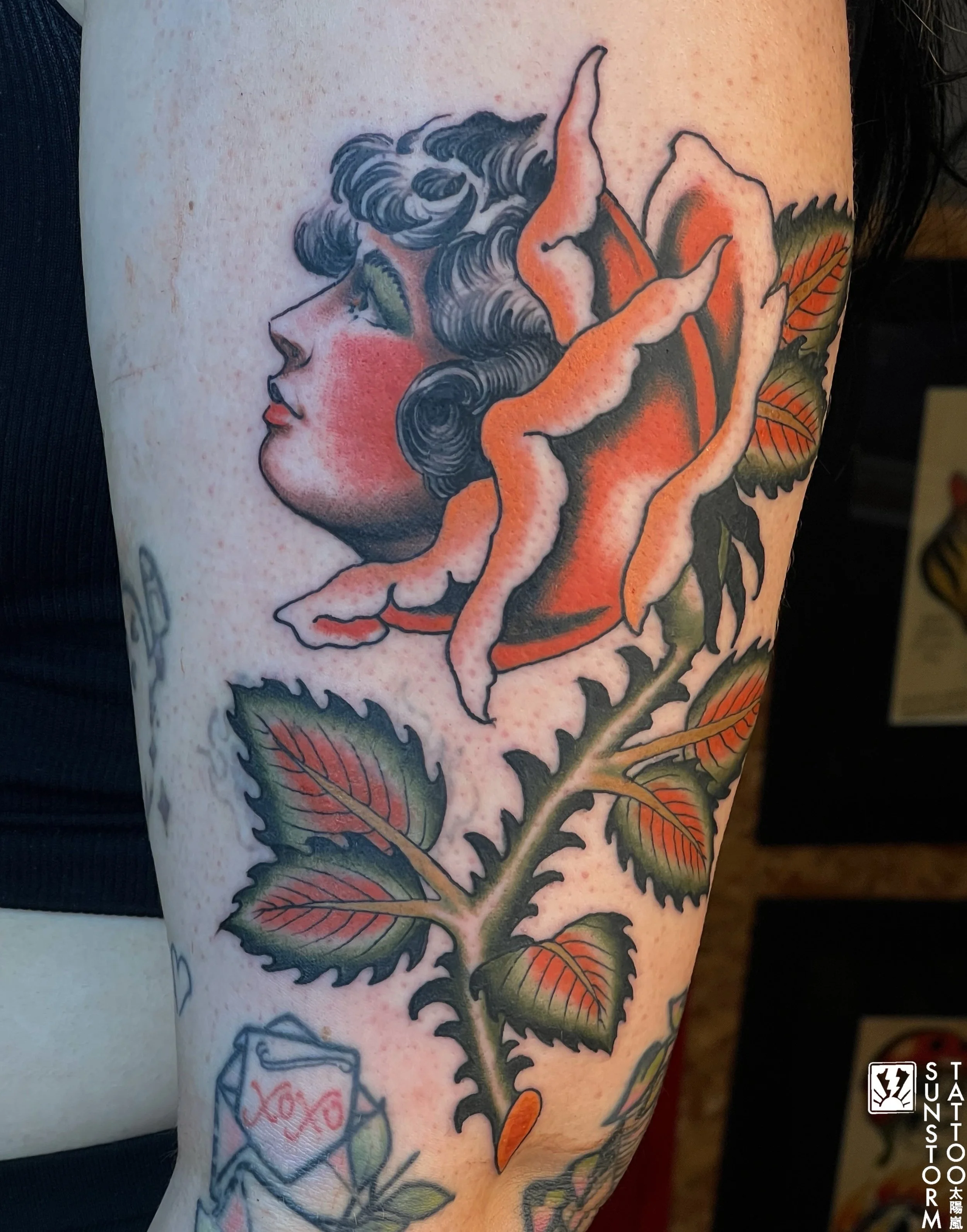 Rose lady for @ellenevans.tattoo 🥀 
Now booking JUNE!
Get at me for good rates on traditional and Japanese 
@seventhswordtattoo 
#tattoos #traditonaltattoo #tradworkers #carlisletattoo #ladyhead