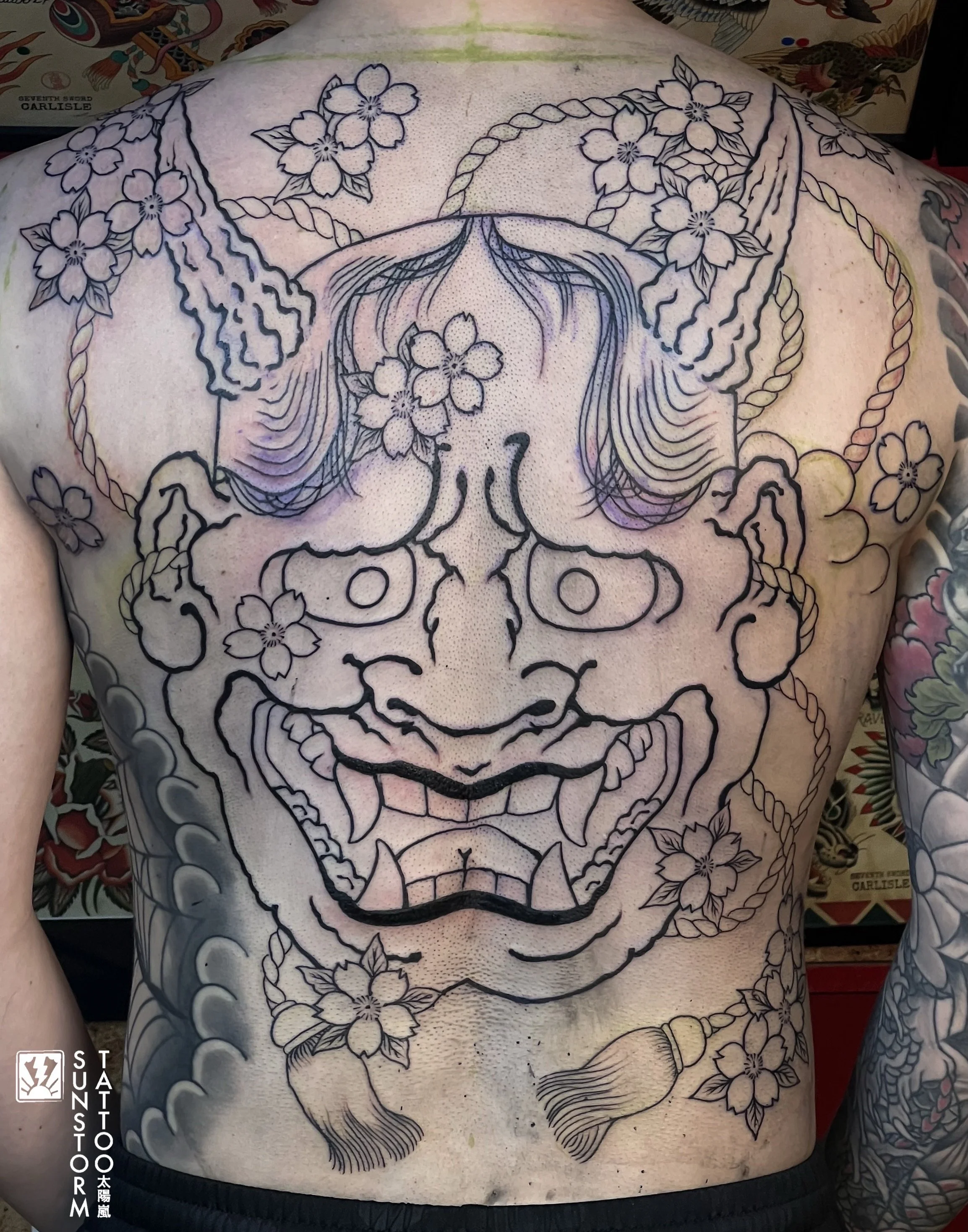 Starting a new Backpiece with Aaron today 🫱🏽&zwj;🫲🏼
Thanks for sitting like a corpse made of really hard rocks today 💀🗿
*************************************************************
✨SPACE TO TATTOO YOU IN JUNE✨
@seventhswordtattoo 
#tattoos #j