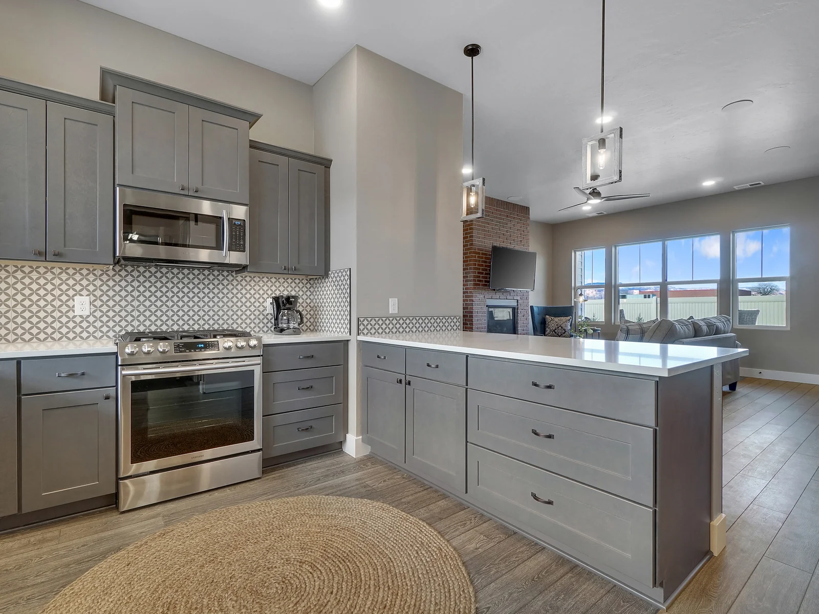 813 Apple Glen Dr - MLS - 10-X3.jpg