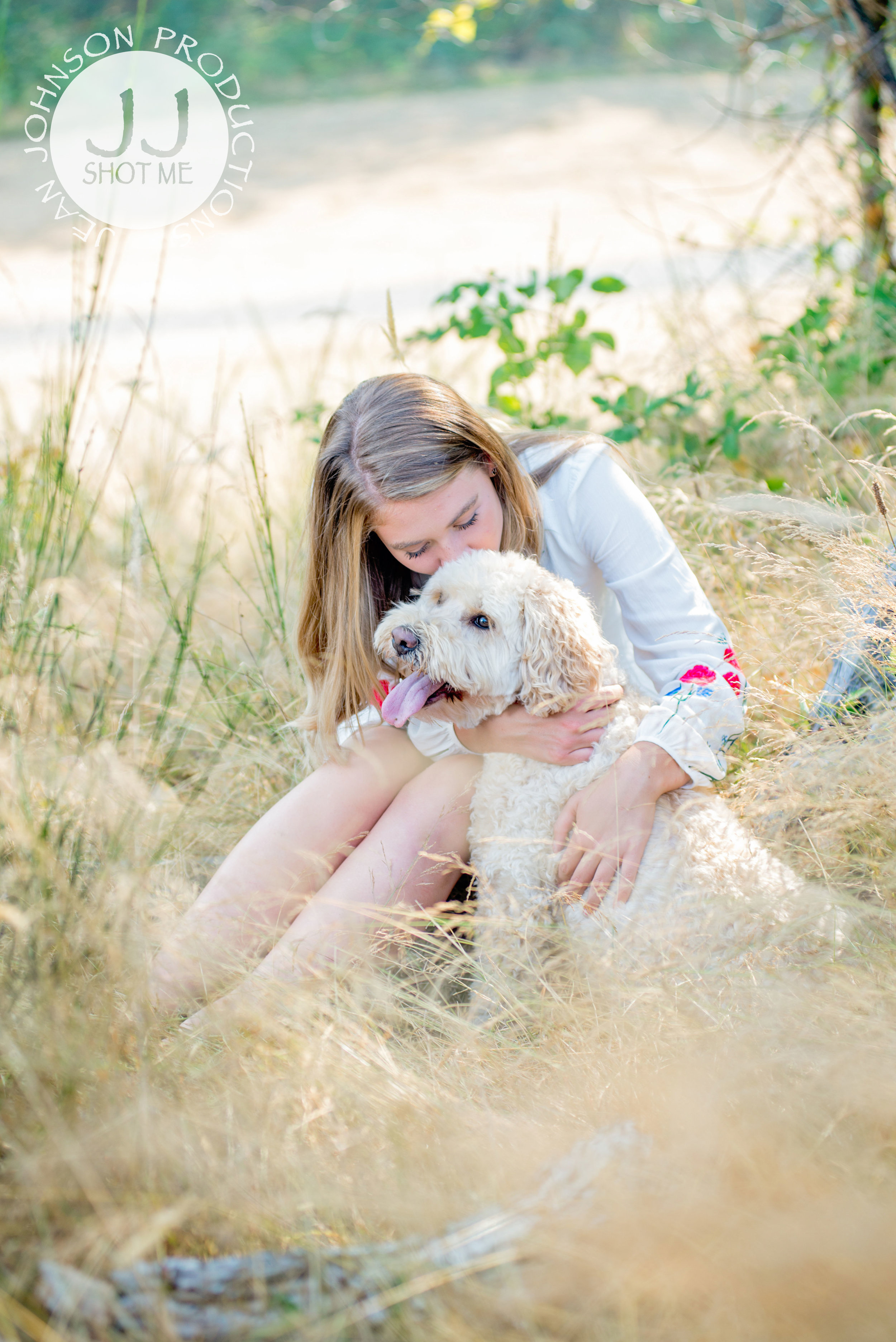 How to Include Dogs In Engagement Photos - Daily Dog Tag