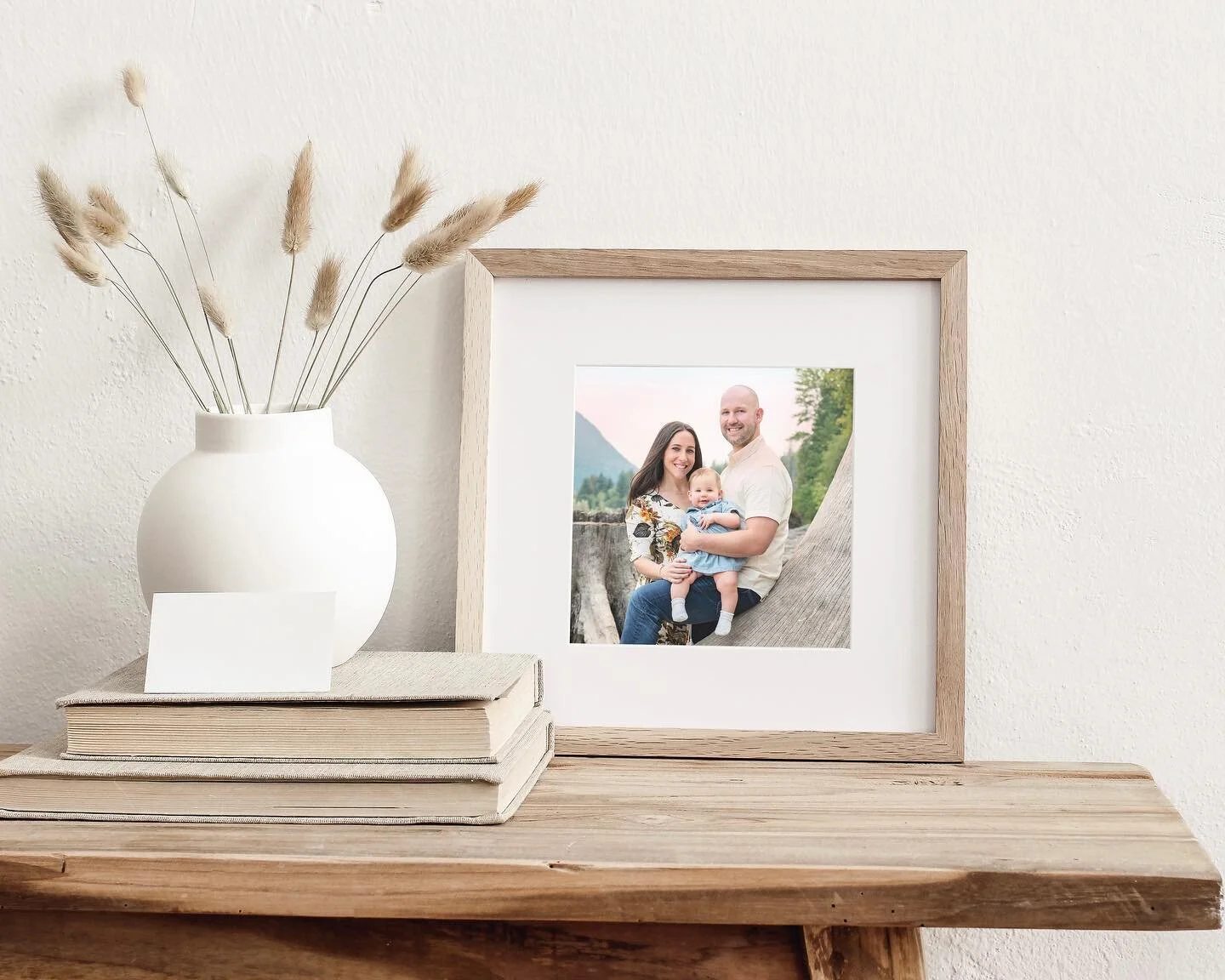 No wall space? There&rsquo;s lots of great ways to add your family portraits to your home where you can enjoy them everyday 🥰 We&rsquo;ll help you find the perfect spots!
