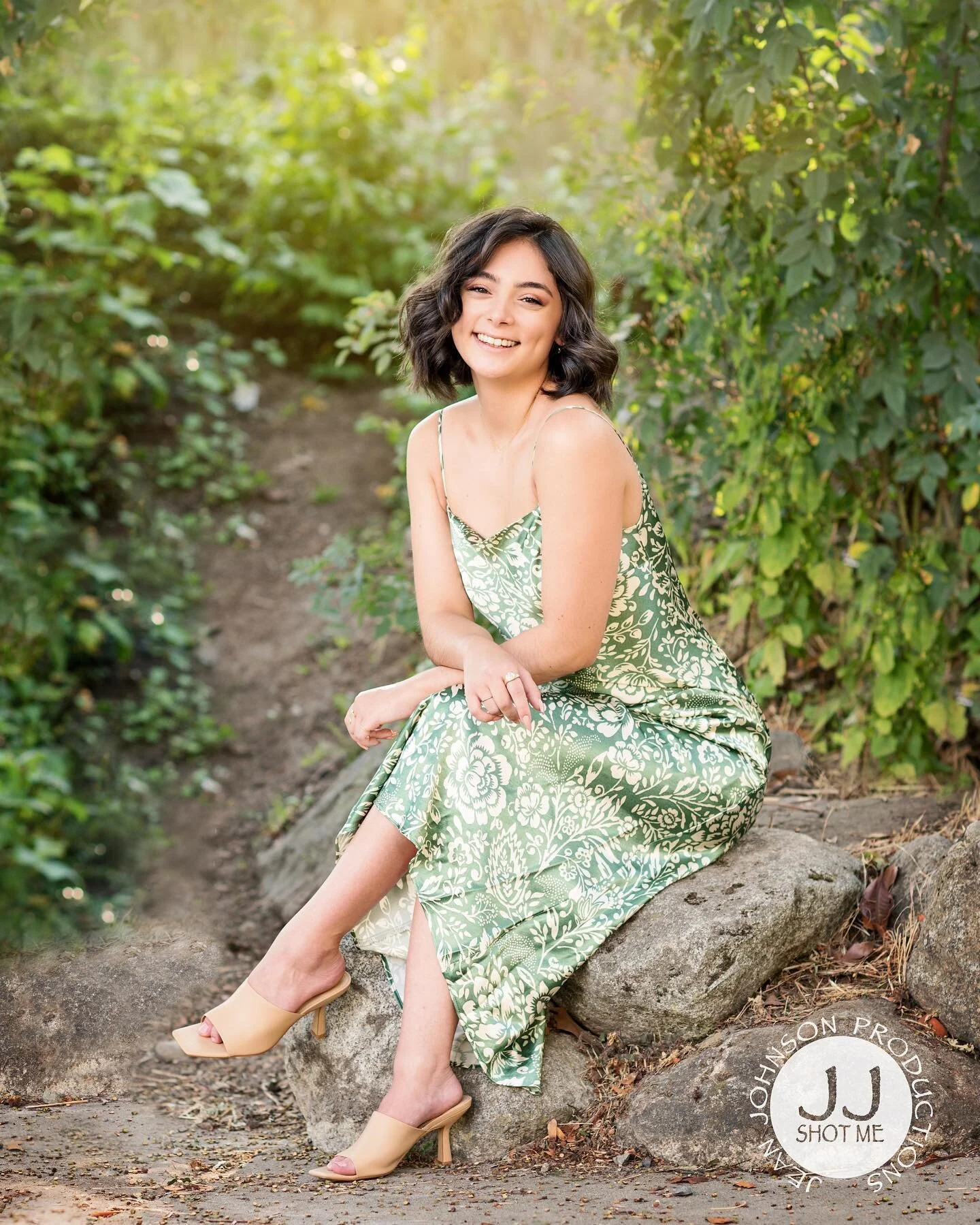Full body or close up? 👀💚