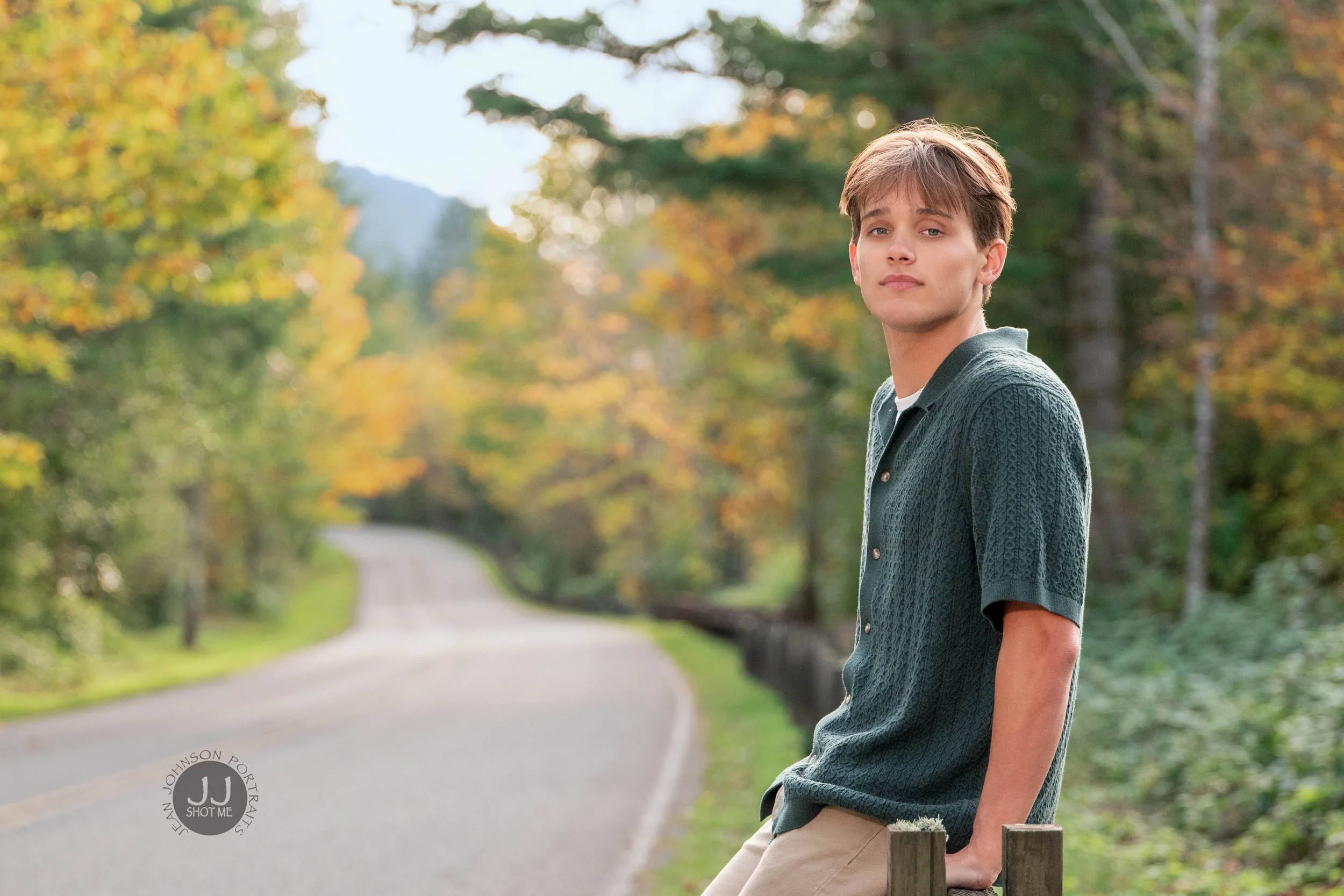 COLE'S SENIOR PORTRAITS | SAMMAMISH PHOTOGRAPHER | RATTLESNAKE LAKE, NORTH BEND
