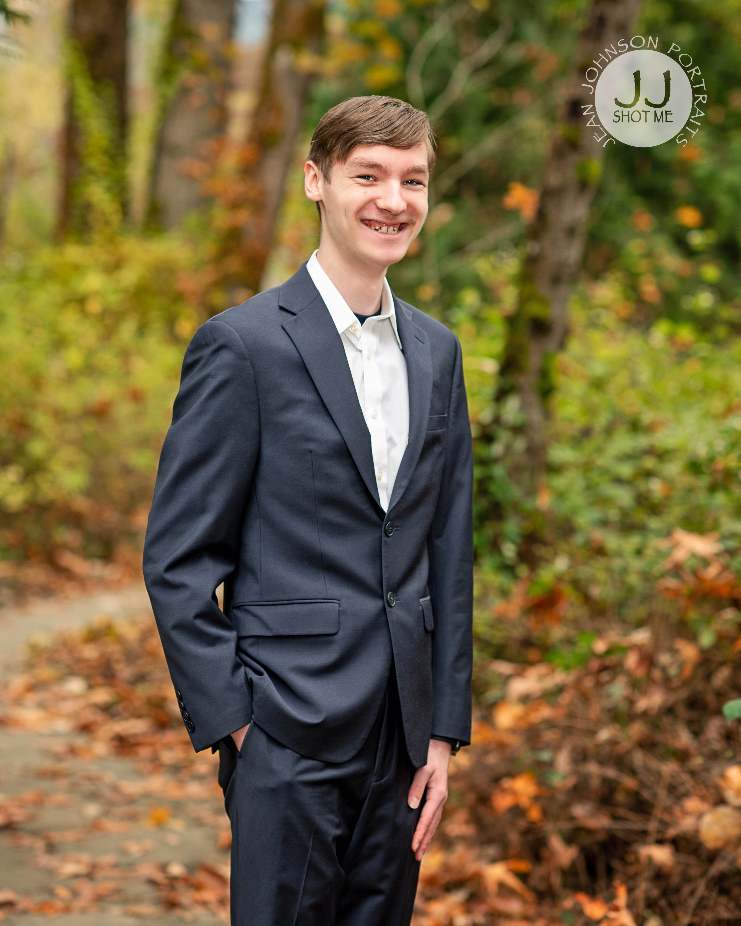 MATTHEW & ELISE - CLASS OF 2023 | ISSAQUAH SENIOR PORTRAIT PHOTOGRAPHER ...