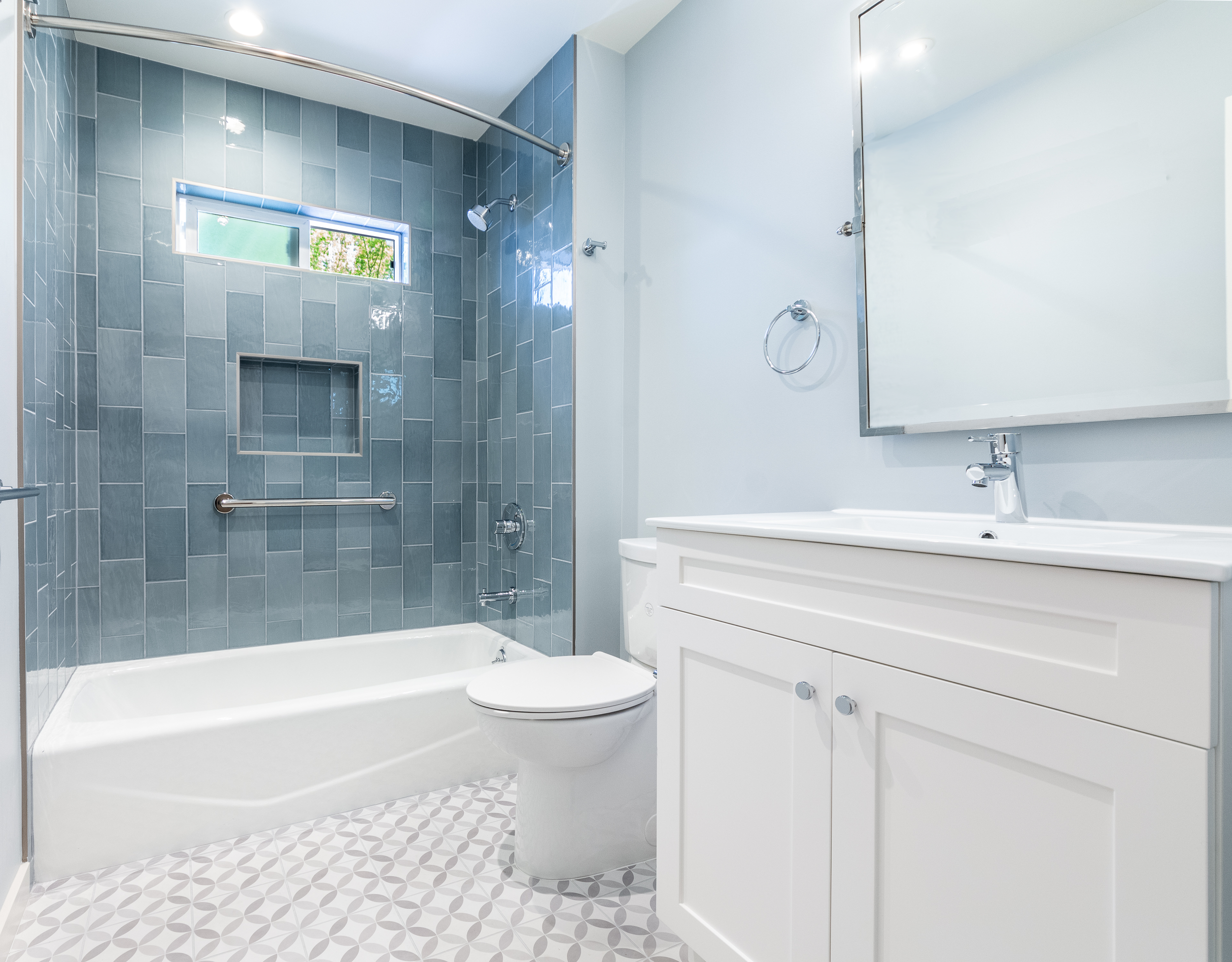 middle bathroom after.png