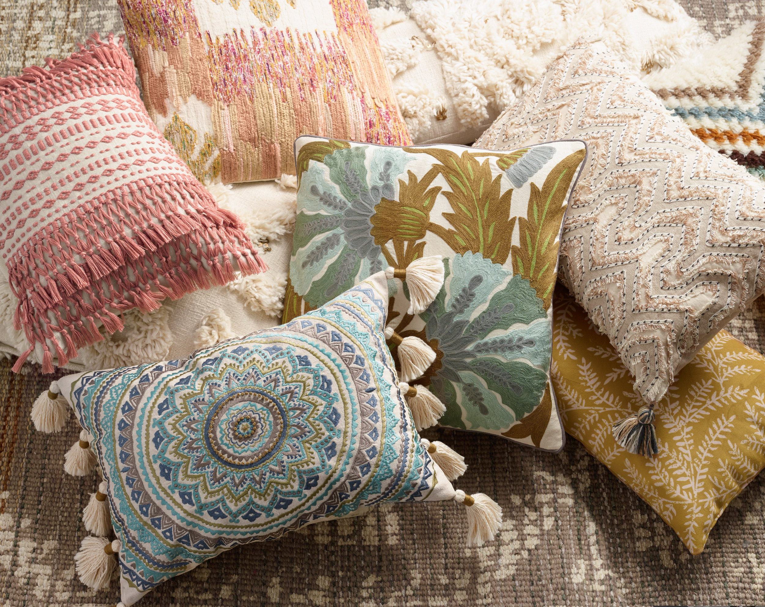 Natural_wonder_Pillows_Poufs_V2_HRR.jpg