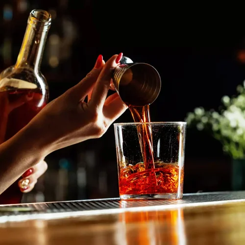 Bar & Nightclub