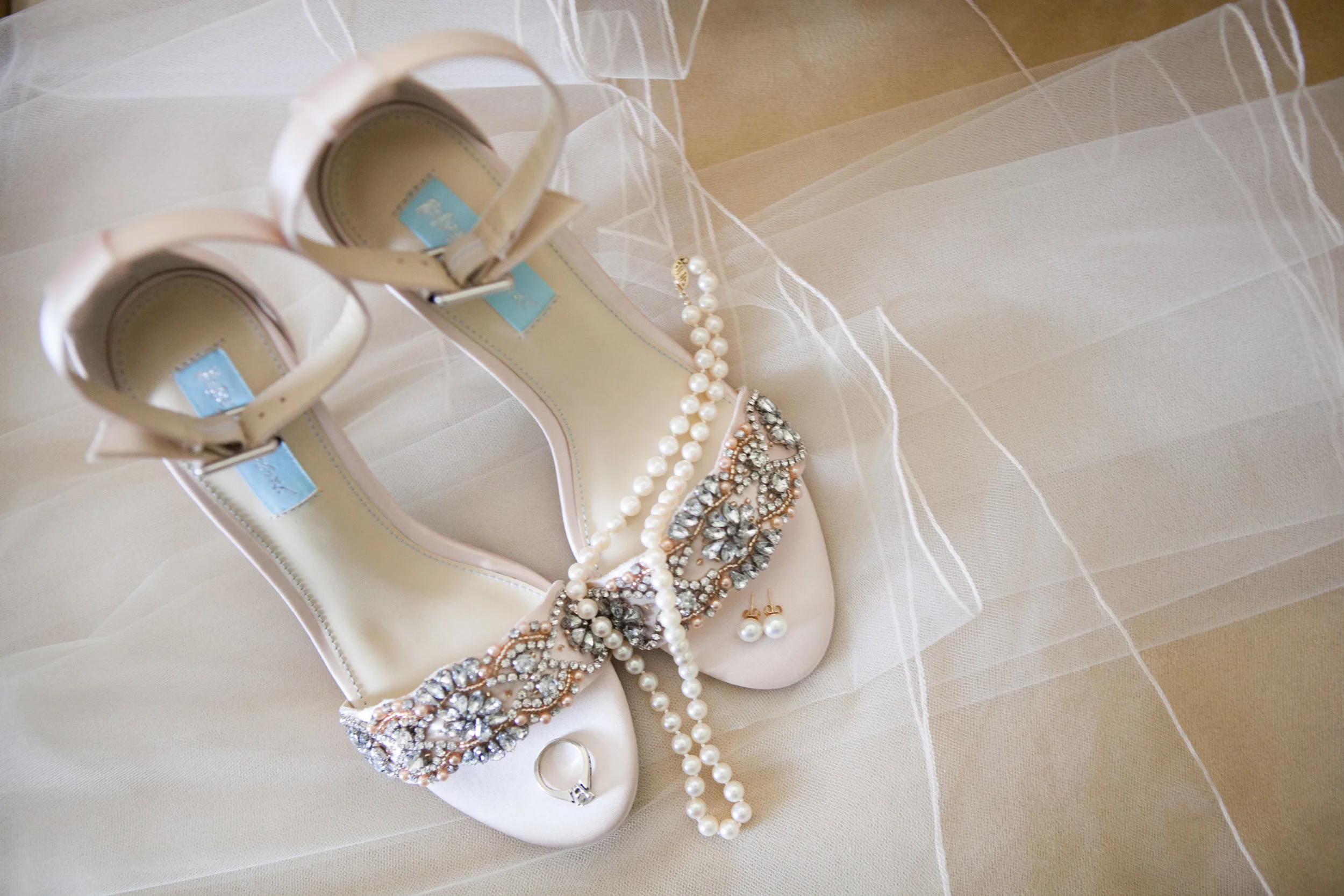 wedding shoes and bridal jewelry