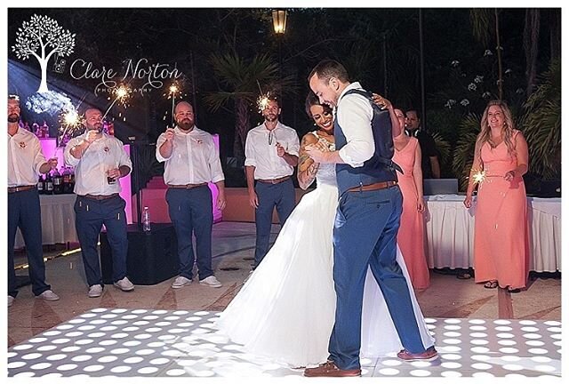 Two years ago I had the pleasure of photographing the wedding of these two amazing people!! Happy Anniversary Sarena &amp; Tony ❤️ #wedding #weddingdress #weddingphotography #playadelcarmen #playadelcarmenwedding #clarenortonweddings #clarenortonphot