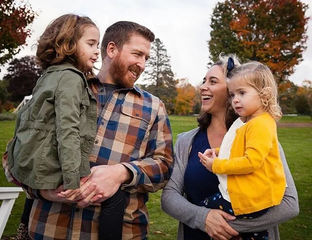 From engagement photos to now a family of four photos - thanks to Mindy and Will for continuing to let me be a part of your lives over the past 10 years!! Happy Anniversary 🥰