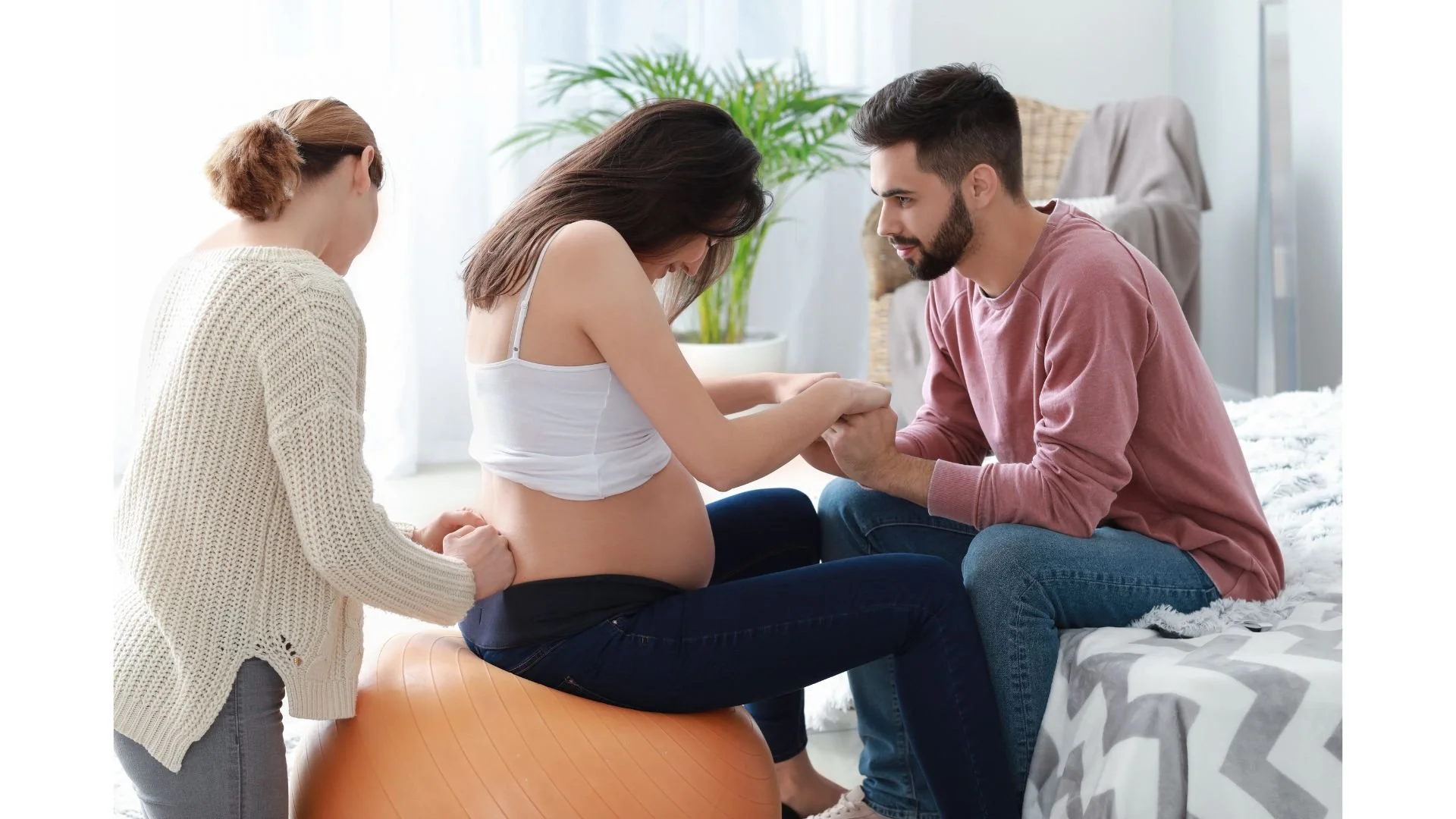 How Doulas Support Partners During Birth (And How Partners Can Support Their Birthing Companion)