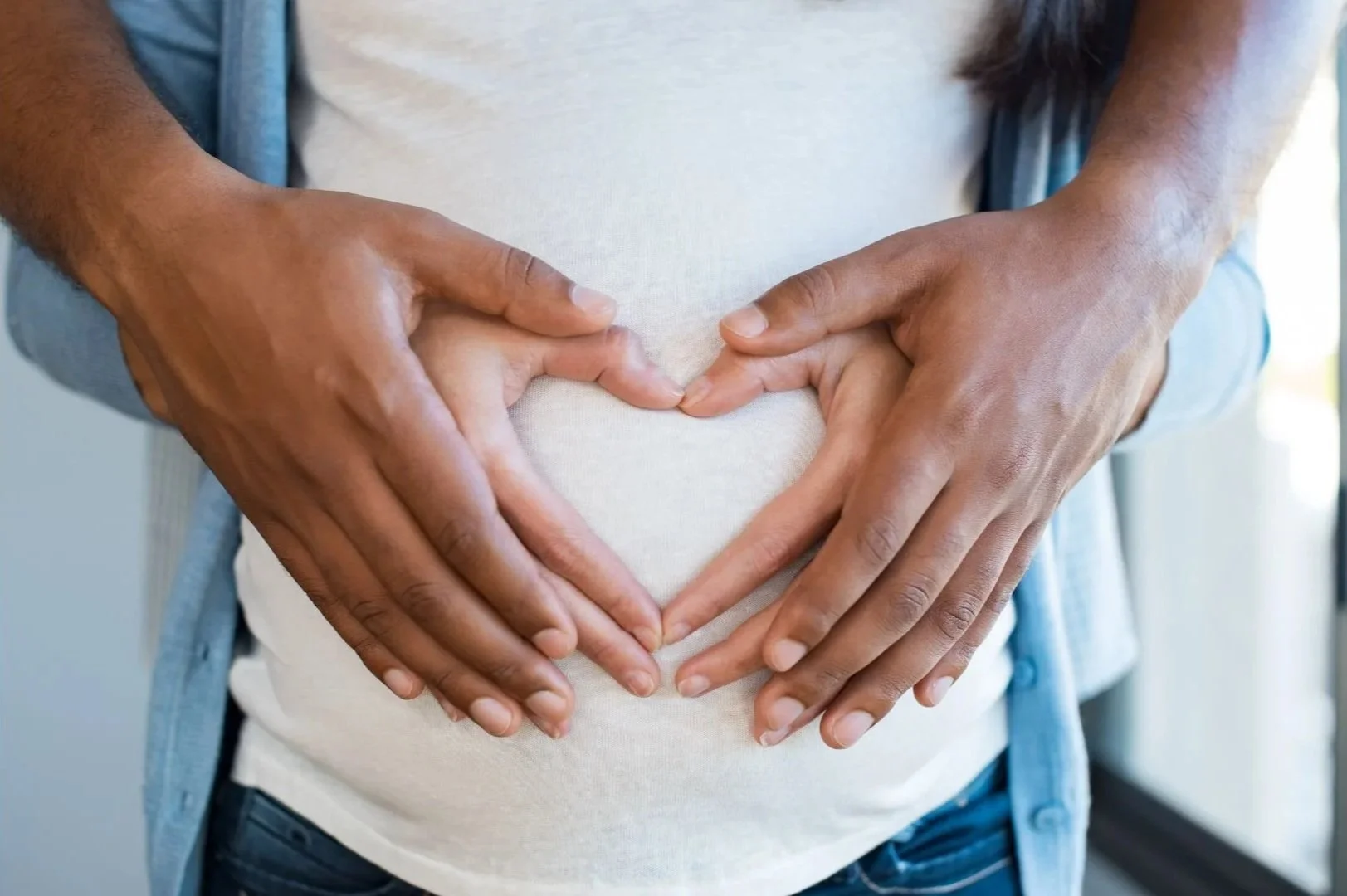 pregnant couple bonding