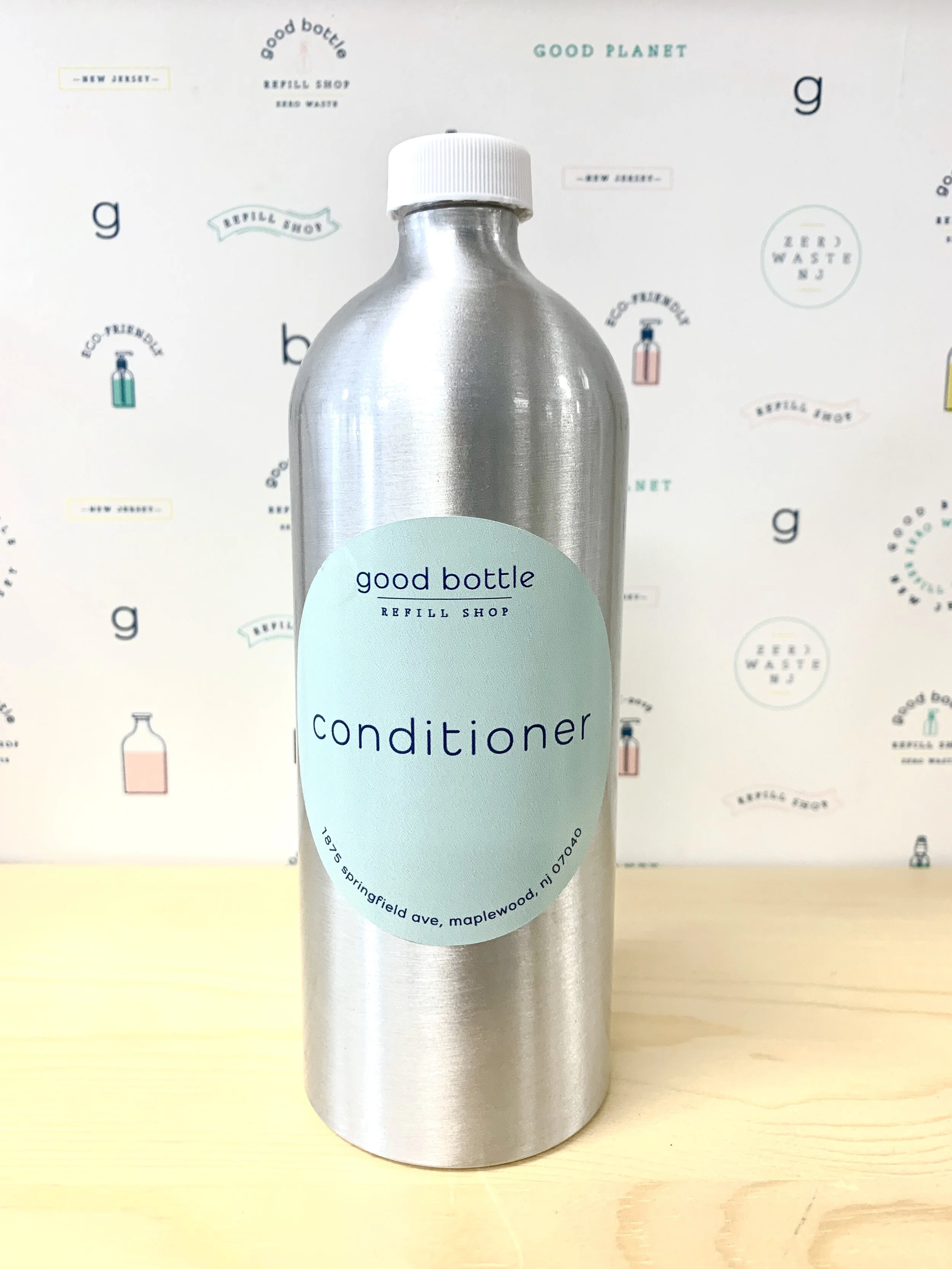 CONDITIONER WITH CAP.JPG