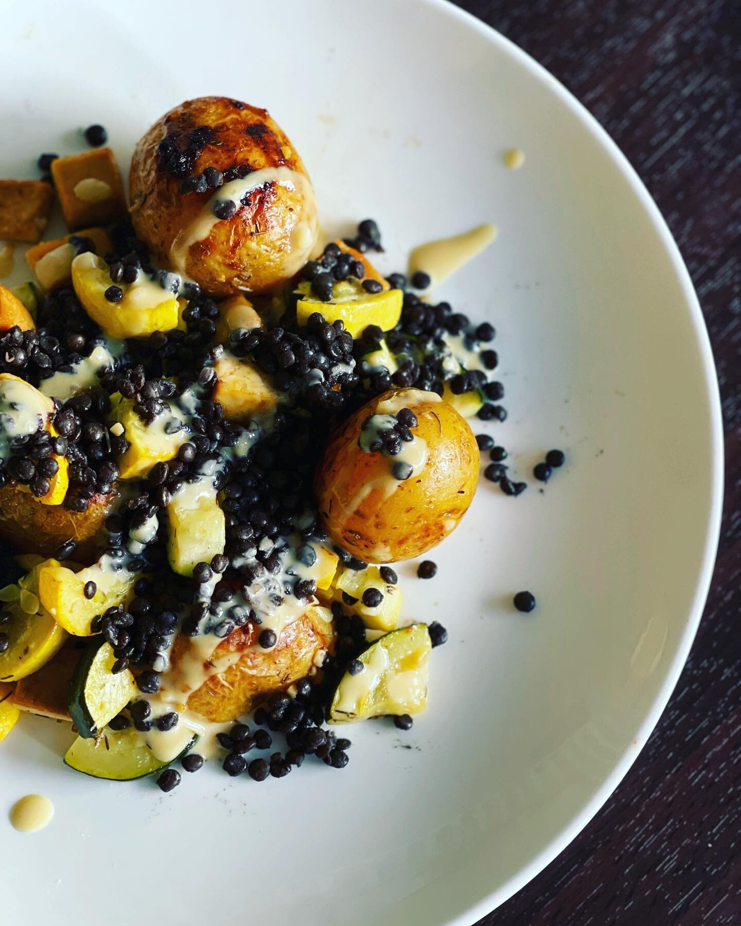 Easy Tuesday night dinner! And not only was it easy, it was really good! Roasted baby potatoes, black lentils, zucchini and squash drizzled with a Dijon dressing&hellip;. I added tofu, because why not 😊 

Dinner is done, kitchen is clean, now I&rsqu